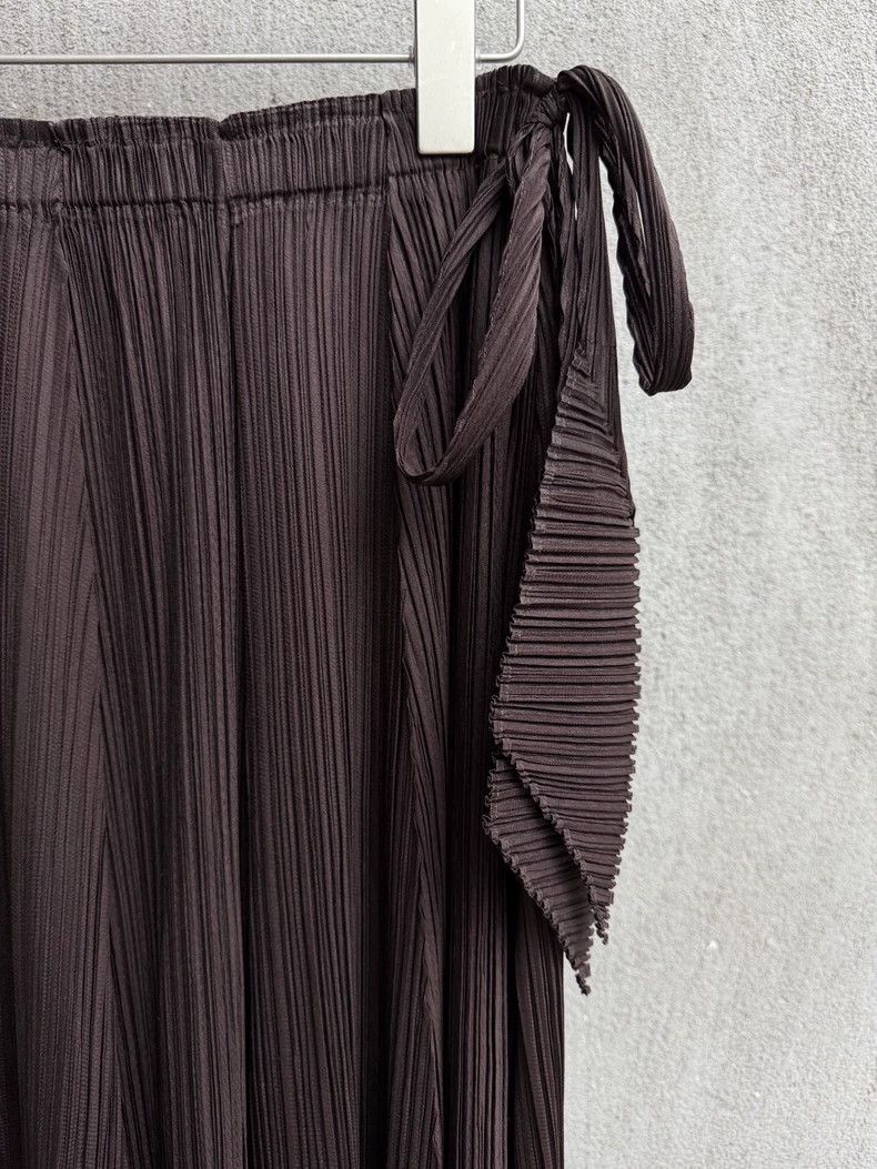 Issey Miyake Issey Miyake size:3 Brown feathered hollowed-out rhombus-s Size 42" / US 20 - 2 Thumbnail