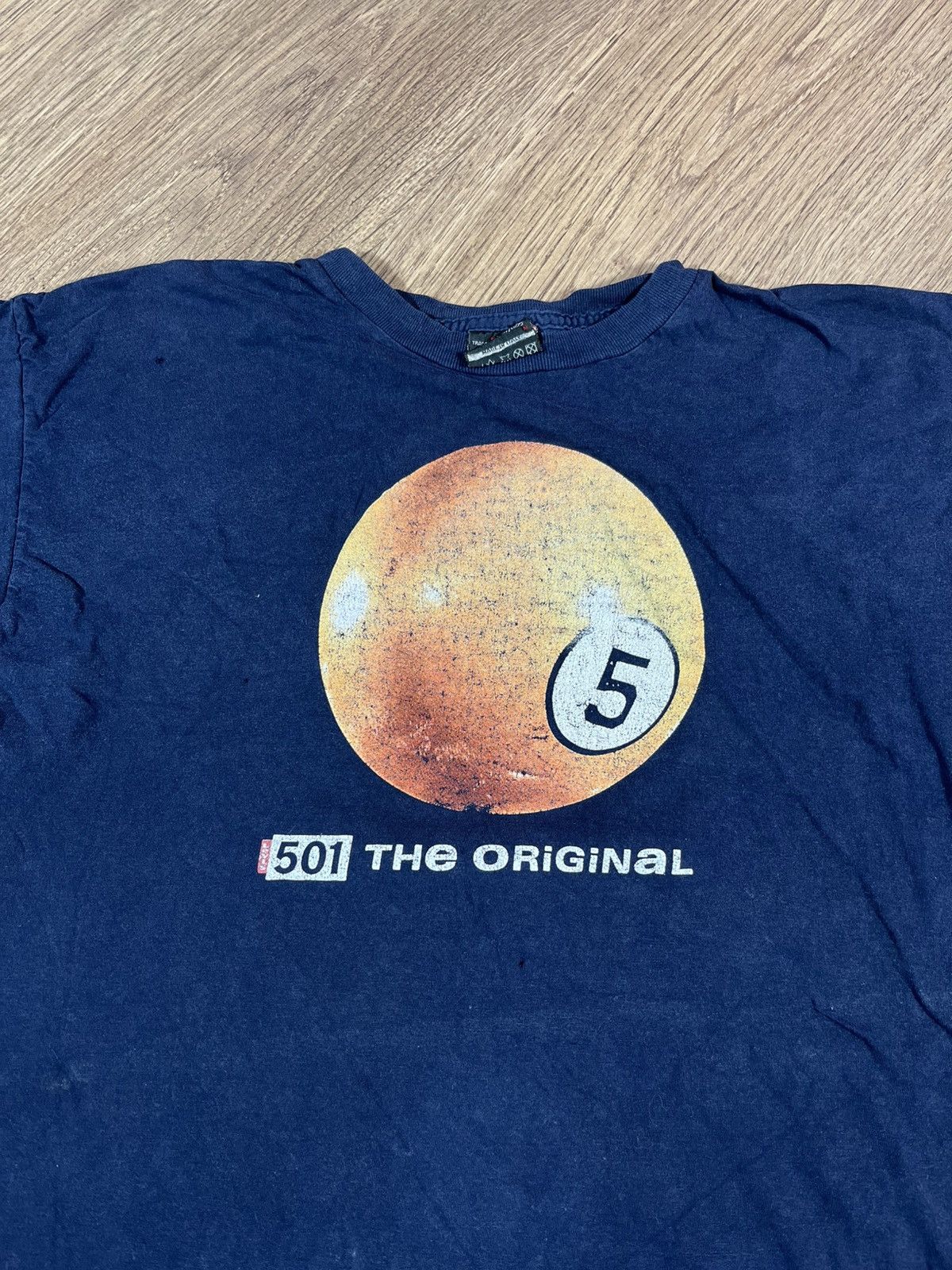 Levi's Vintage Levis 501 The Original Pool Ball Print T Shirt 90s Size US M / EU 48-50 / 2 - 2 Thumbnail
