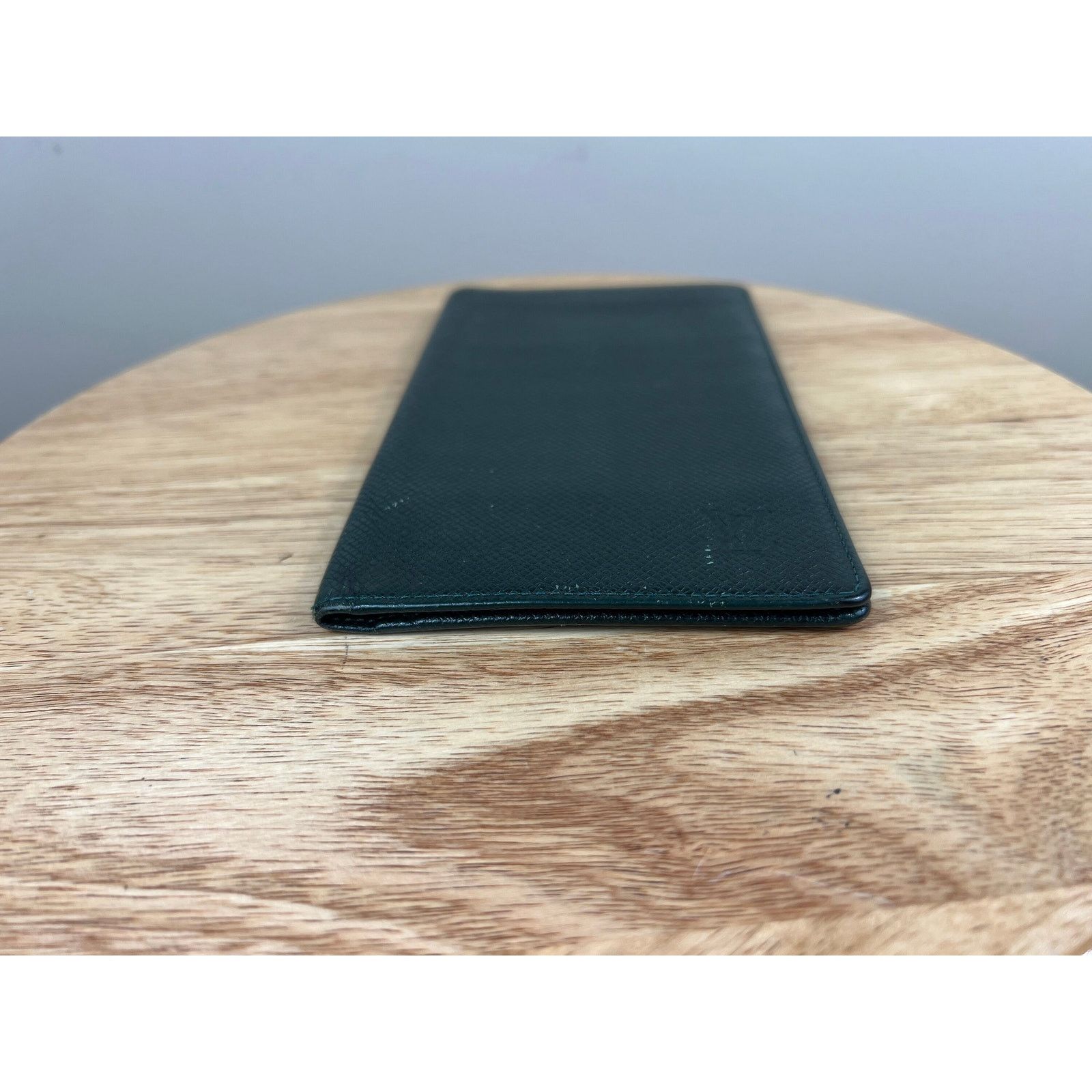 Louis Vuitton Authentic Louis Vuitton Check-book Wallet Epi Taiga Size ONE SIZE - 3 Thumbnail