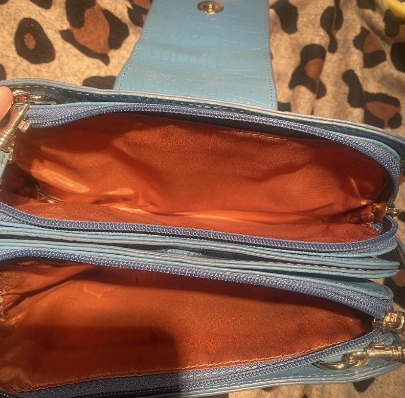 DKNY Vintage DKNY Teal crocodile leather cross body purse! Size ONE SIZE - 4 Thumbnail