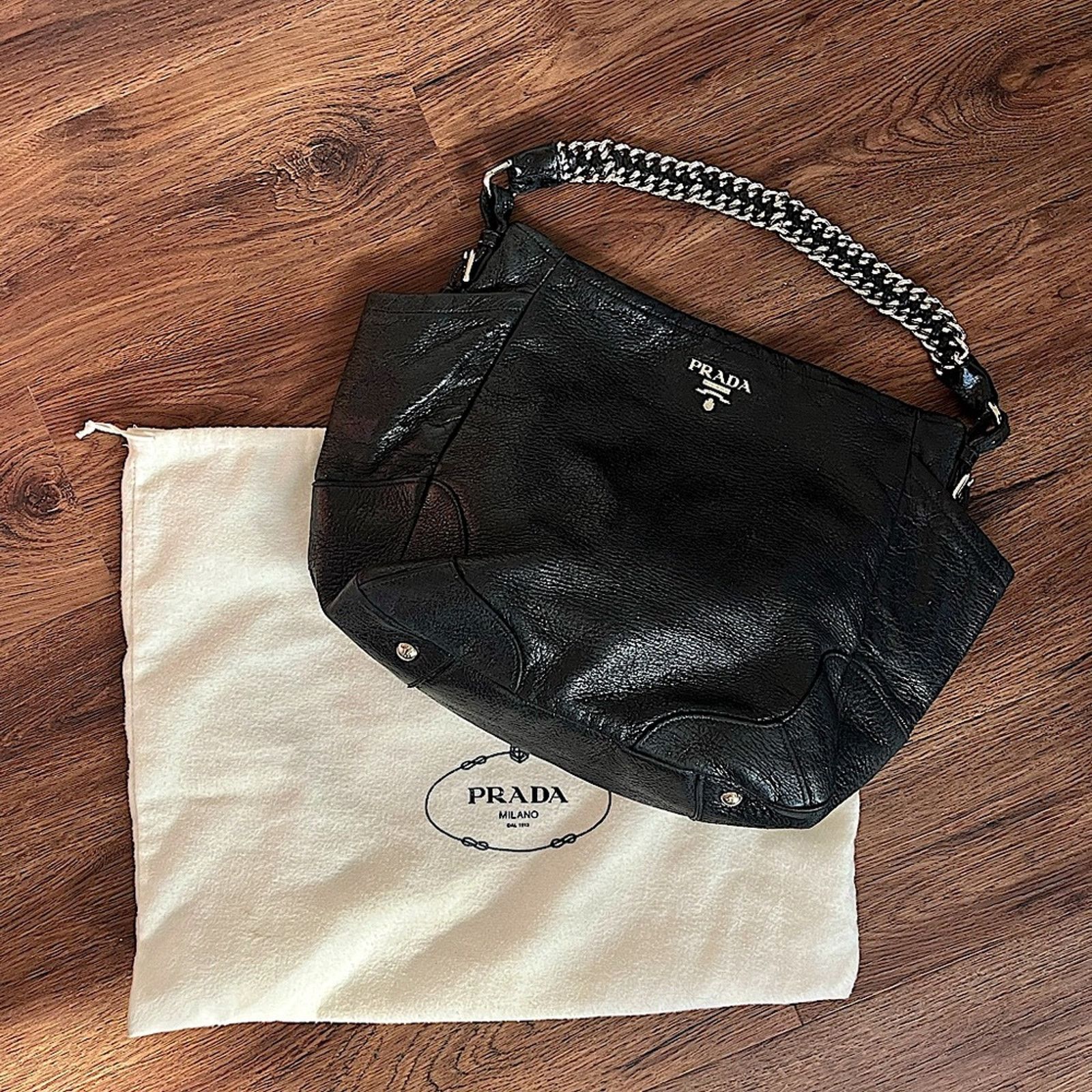 Prada Prada black shimmery leather chain bag Size ONE SIZE - 1 Thumbnail