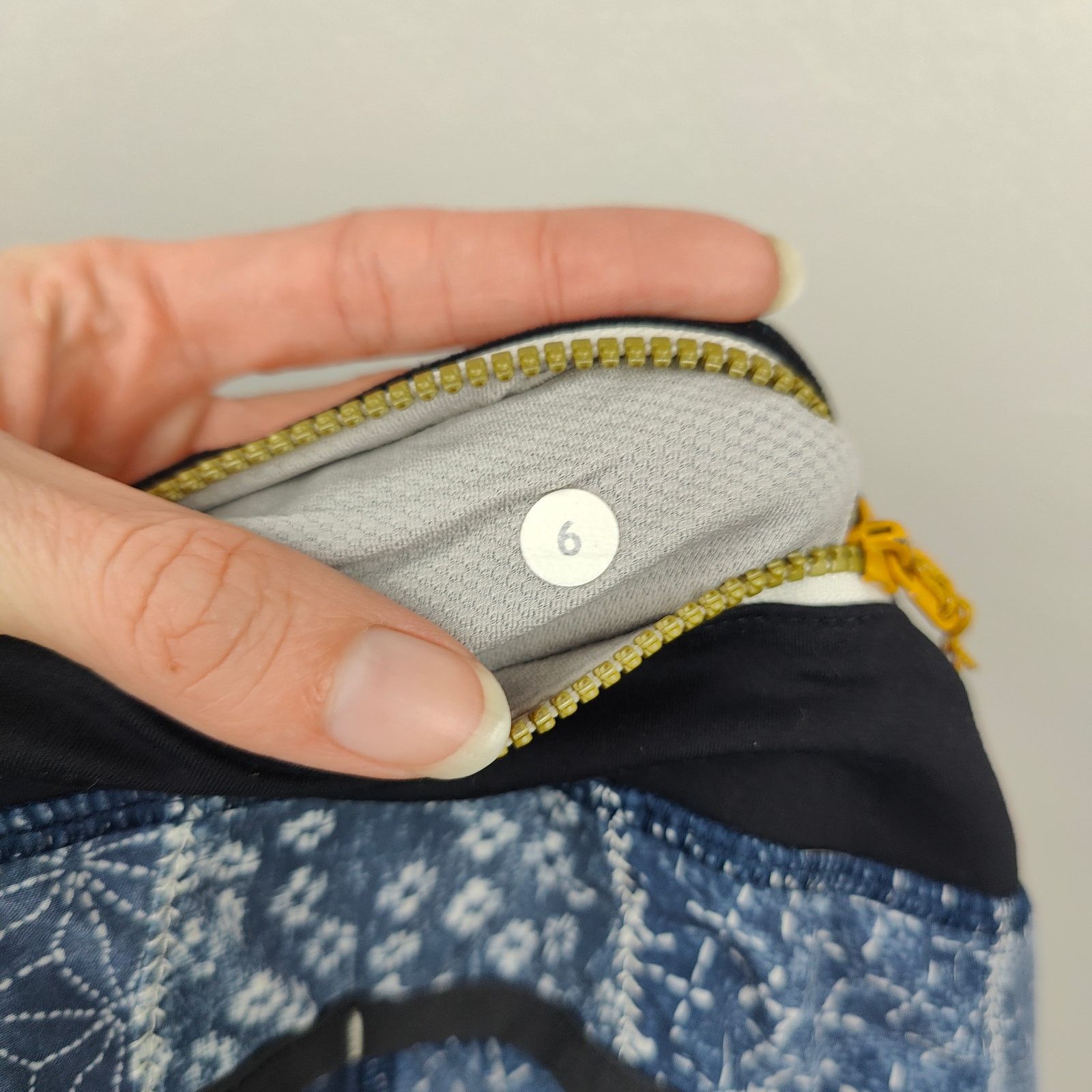 Lululemon Lululemon Speed Shorts Womens 8 Blue Sashiko Inkwell Size 28" / US 6 / IT 42 - 7 Thumbnail