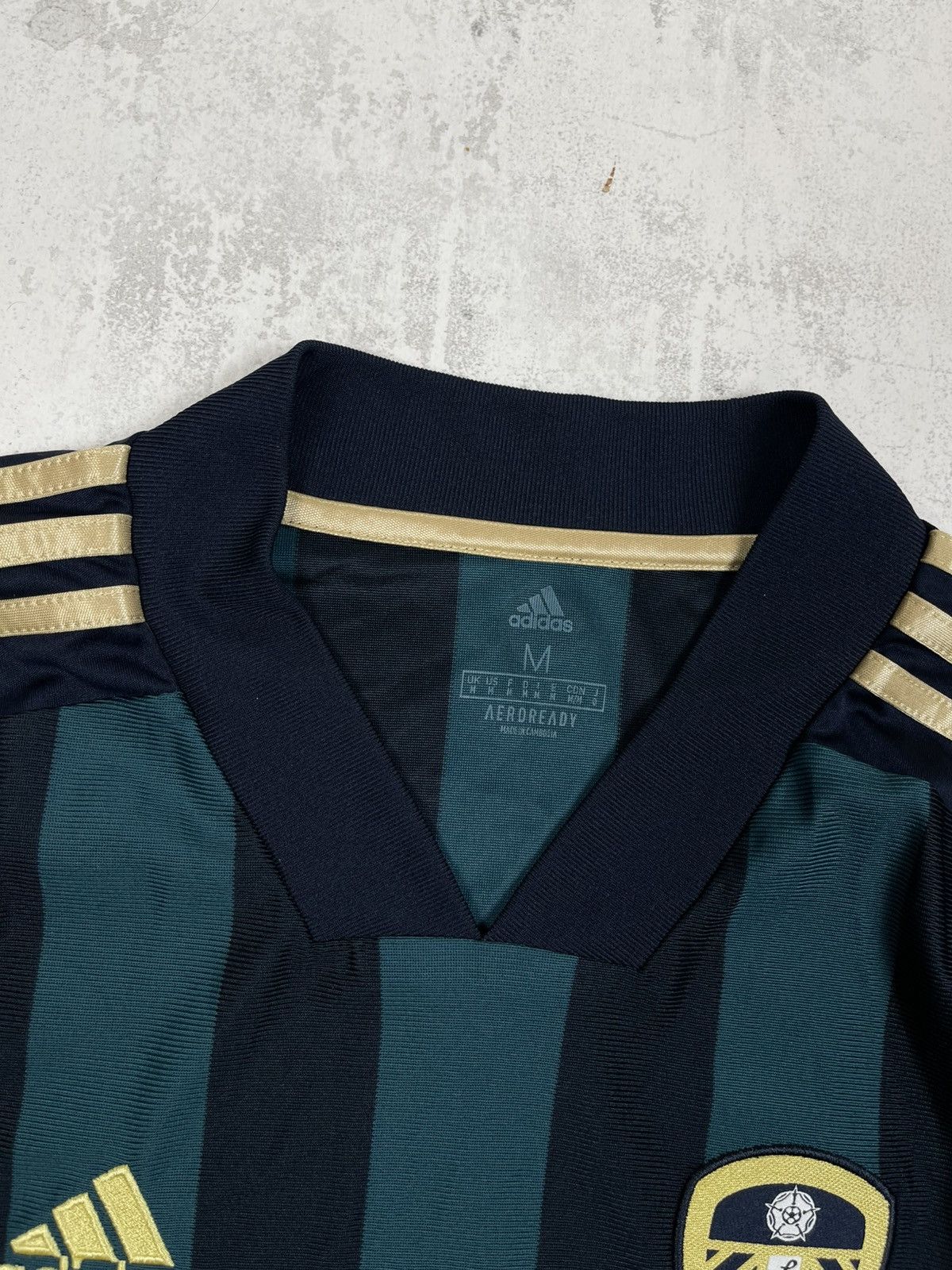 Adidas 2020/21 Leeds United Away Jersey — Bold Striped Adidas Kit Size US M / EU 48-50 / 2 - 7 Thumbnail