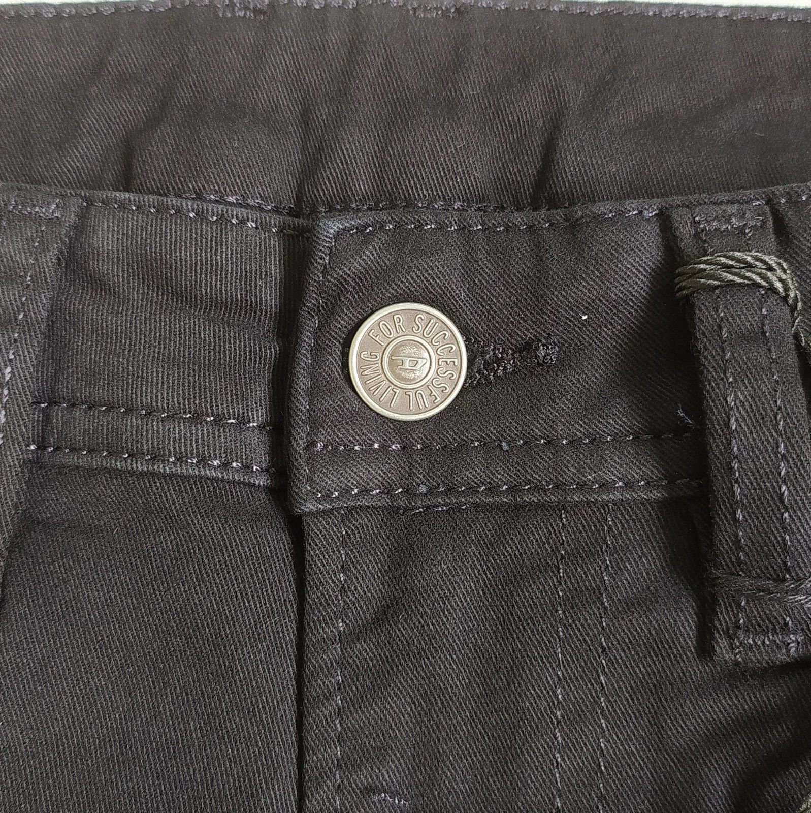 Diesel Diesel 1979 SLEENKER-R L.32 MENS JEANS SLTP/9892 Size US 29 - 3 Thumbnail