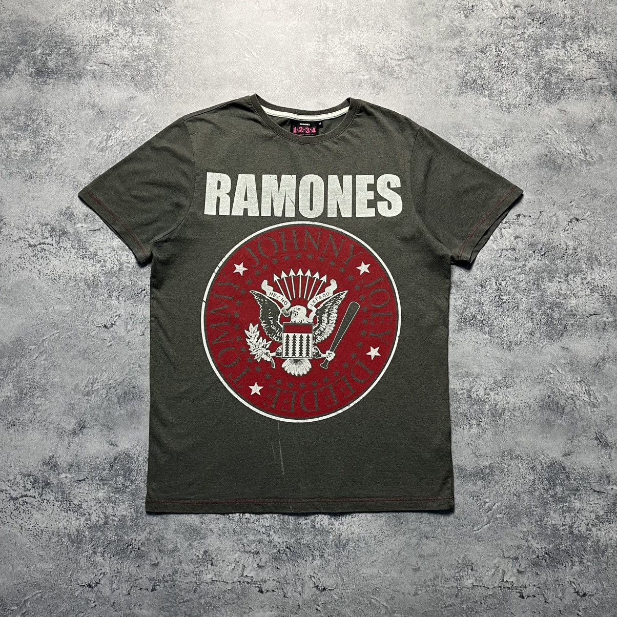 Band Tees × Vintage Vintage Ramones Big Logo Tee Rock Band Y2K Streetwear Size US M / EU 48-50 / 2 - 1 Thumbnail