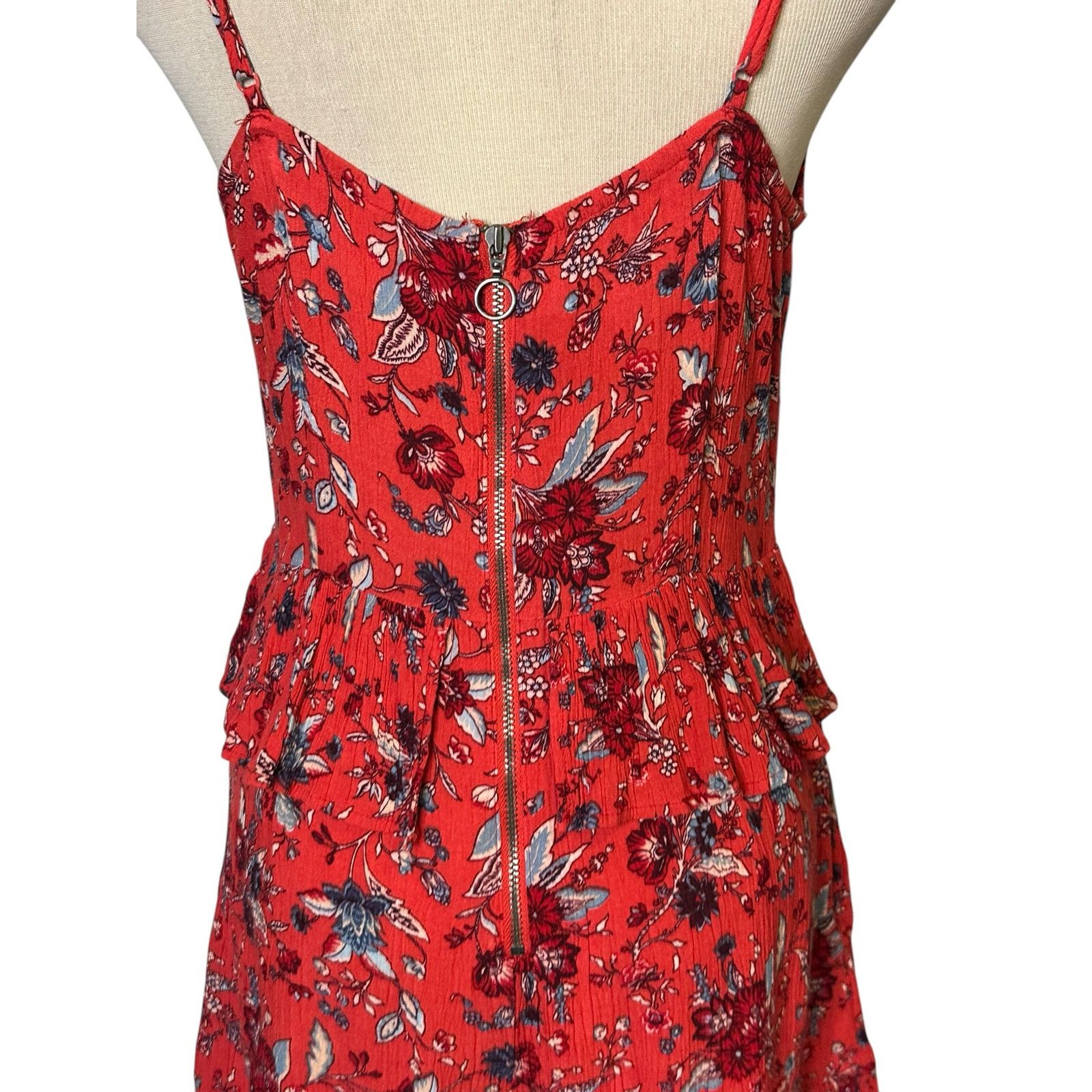American Eagle Outfitters American Eagle red blue tank romper size 4 Size 27" / US 4 / IT 40 - 9 Thumbnail