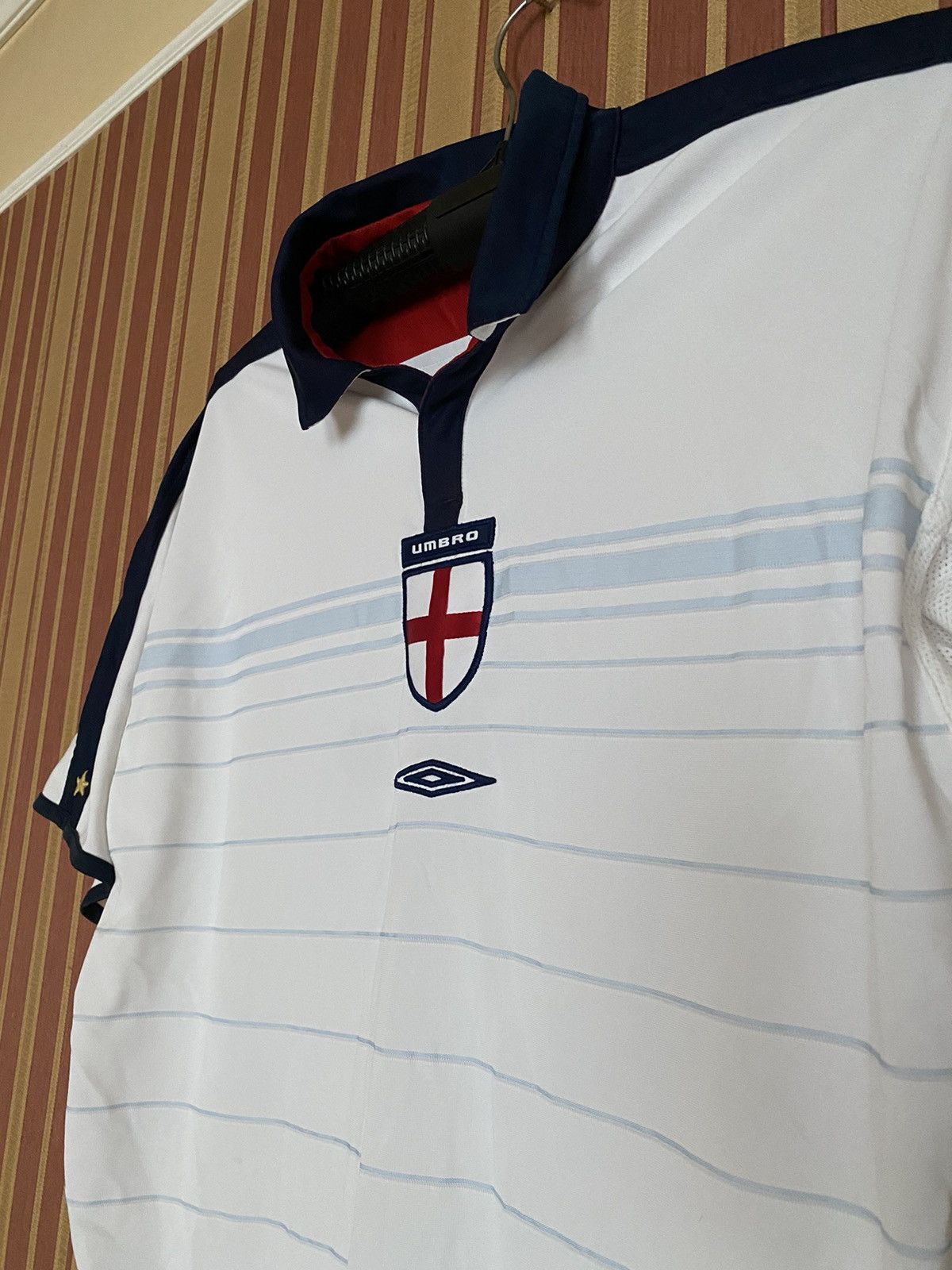 Umbro ENGLAND 2003 2005 HOME SOCCER JERSEY UMBRO REVERSIBLE Size US L / EU 52-54 / 3 - 3 Thumbnail