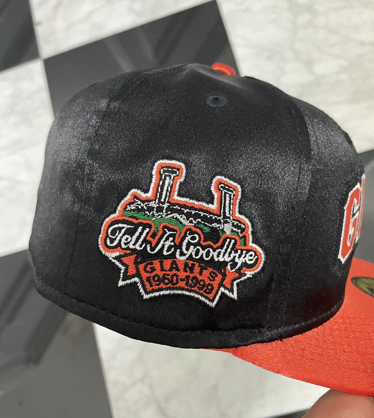 New Era 🔥 Exclusive Satin Giants fitted size 7 Size ONE SIZE - 2 Thumbnail