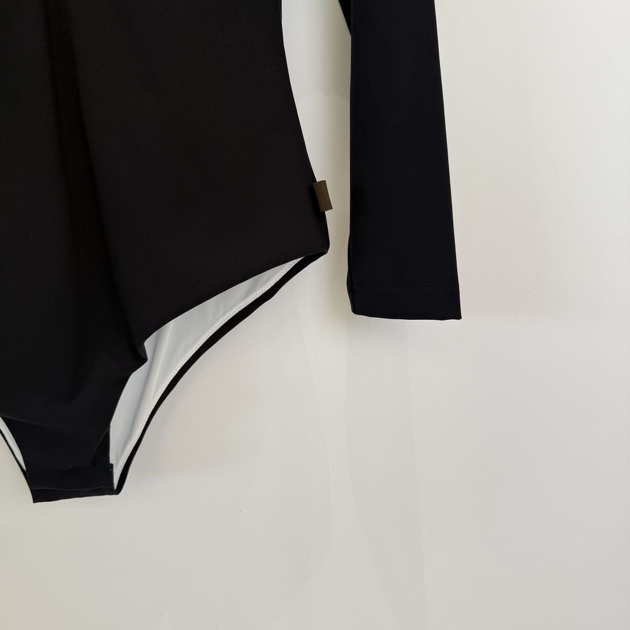 Louis Vuitton Louis Vuitton One-piece Casual Swimsuit K26WX Size ONE SIZE - 4 Thumbnail