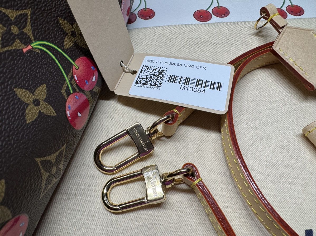 Louis Vuitton × Takashi Murakami Louis Vuitton x TM 2025 Cherry 🍒 Speedy 20 Bandouliere ⭐️ Size ONE SIZE - 8 Thumbnail