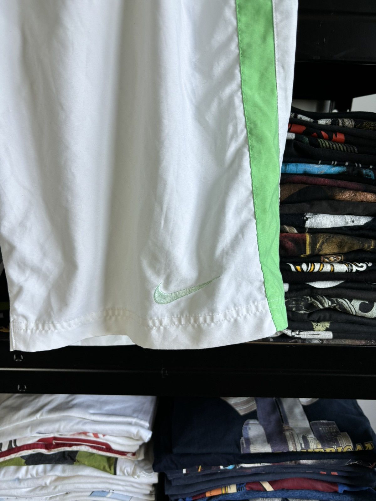 Nike Vintage Nike Y2K White Shorts Streetwear Hype Size L Size US 34 / EU 50 - 2 Thumbnail