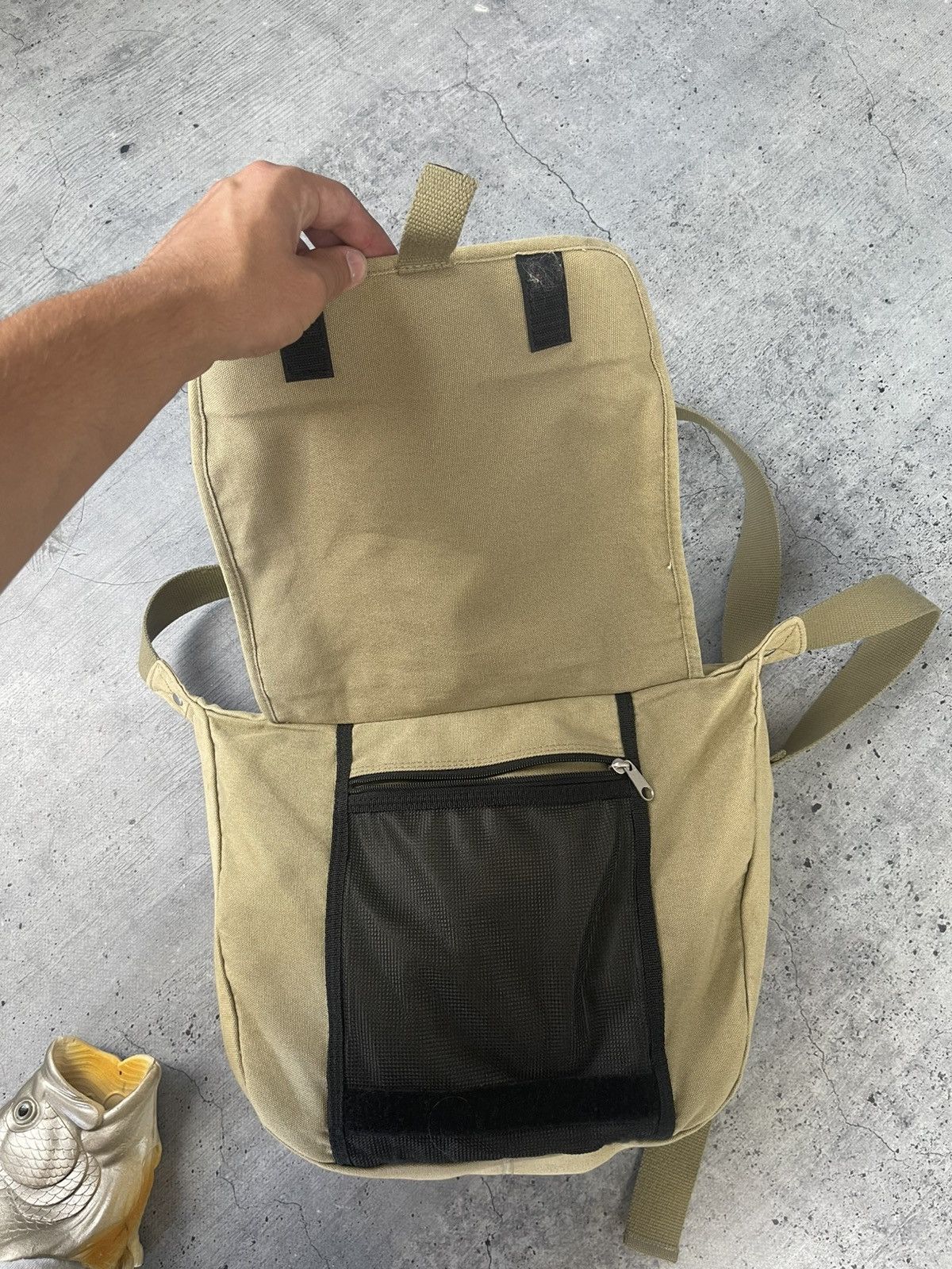 New York Yankees Rare Japanese Bag Yankees Messenger Y2k Backpacks Size ONE SIZE - 8 Thumbnail