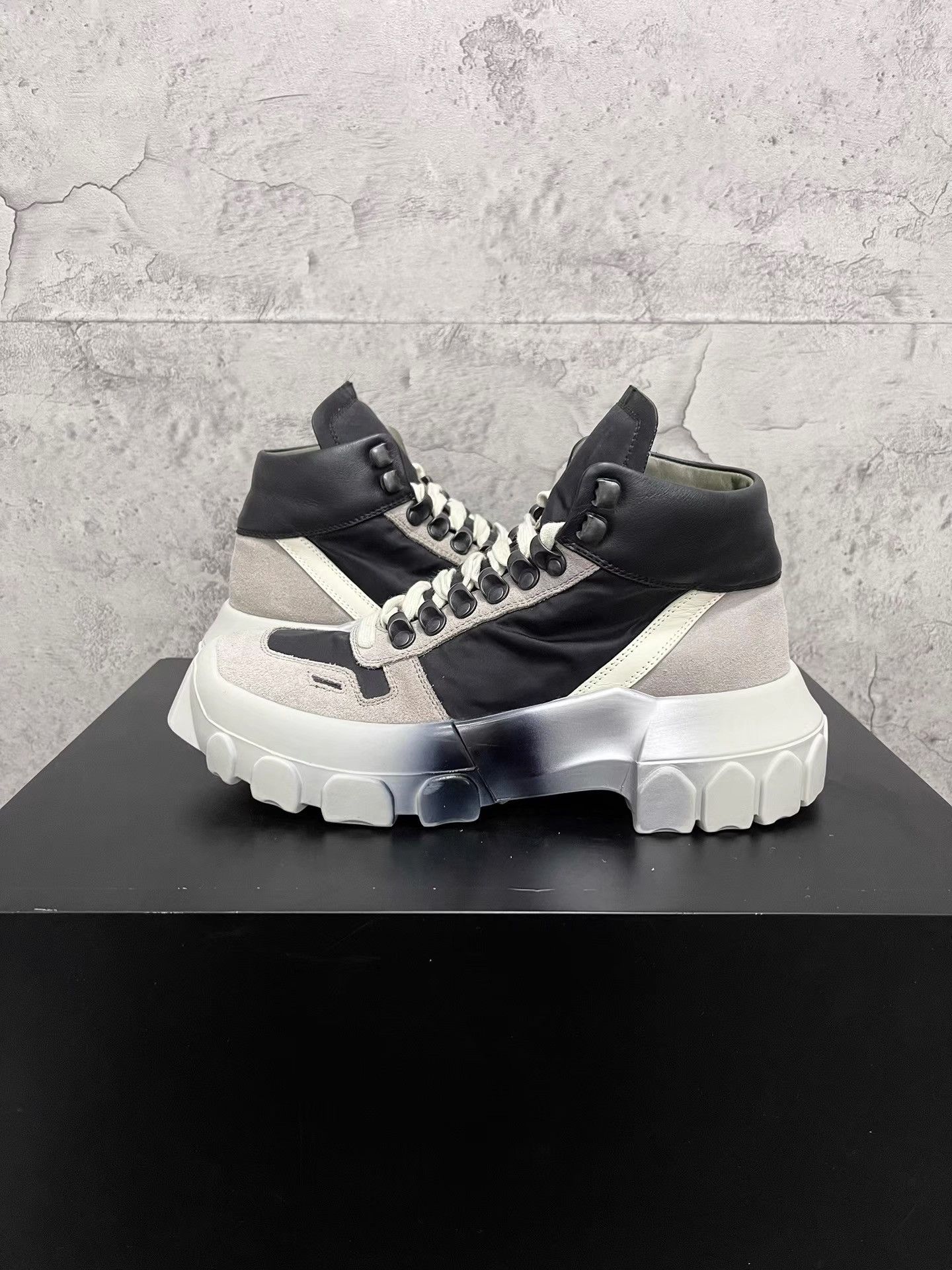 Rick Owens Rick Owens Mainline Tractor Octopus Sole Ankle Boots K34 Size US 7.5 / IT 37.5 - 4 Thumbnail
