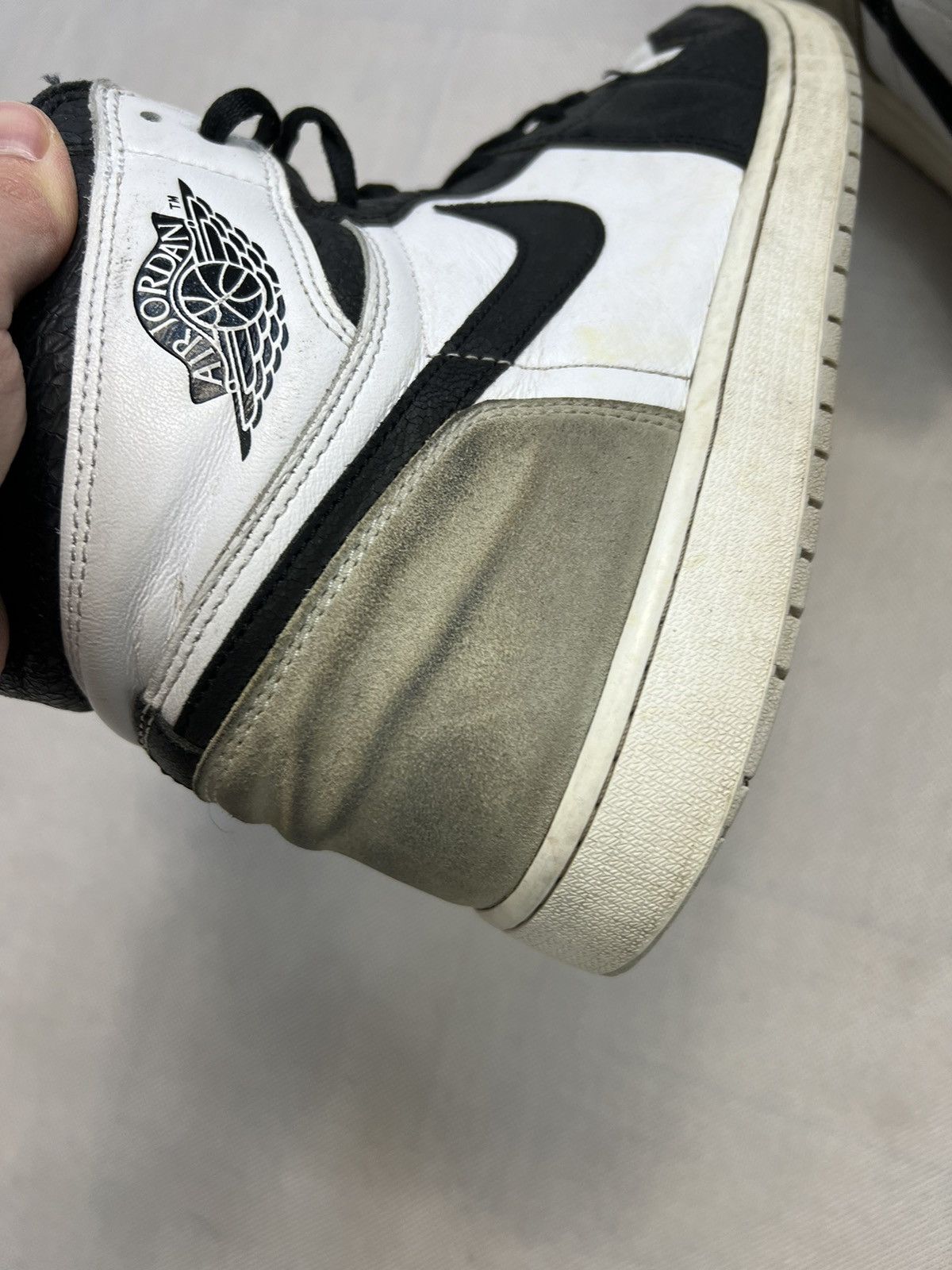 Nike Shoes Nike Air Jordan 1 Retro High OG Size US 15 / EU 48 - 6 Thumbnail