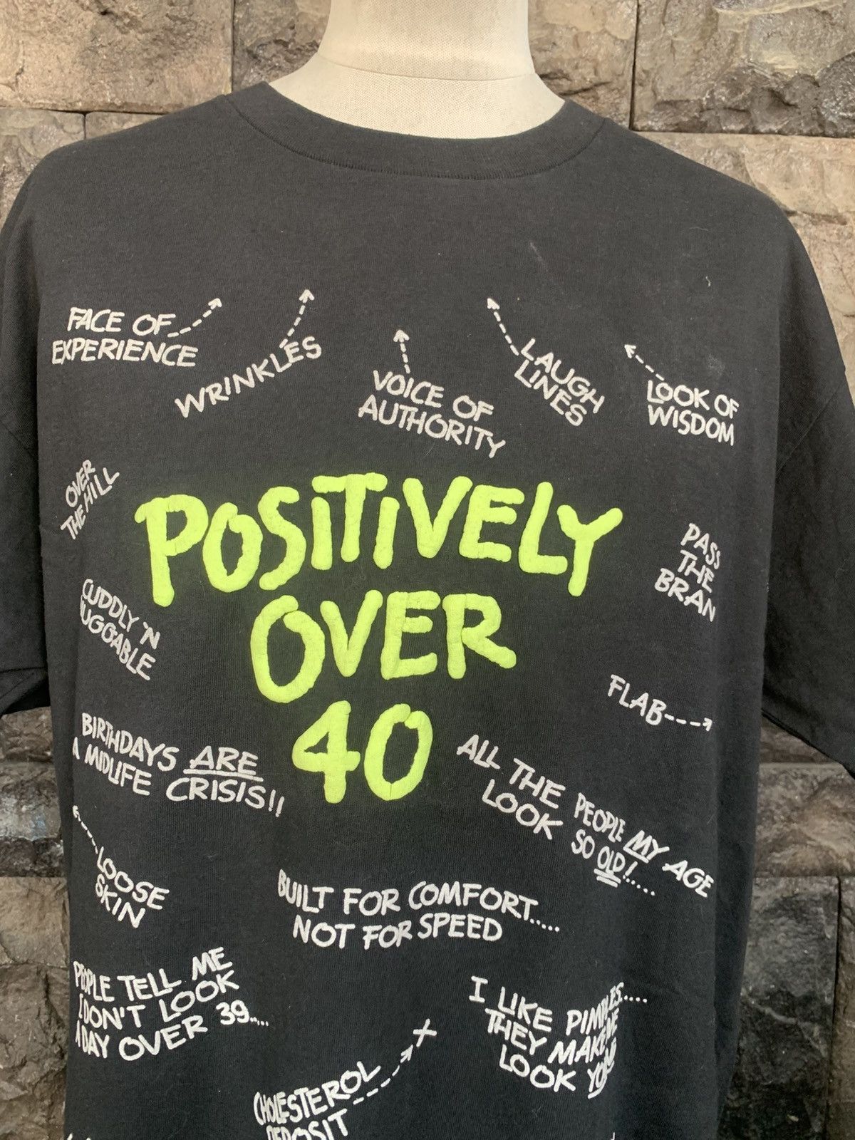 Arts & Science Vintage 90s Positively Over 40 American Sportswear T shirt Size US L / EU 52-54 / 3 - 2 Thumbnail