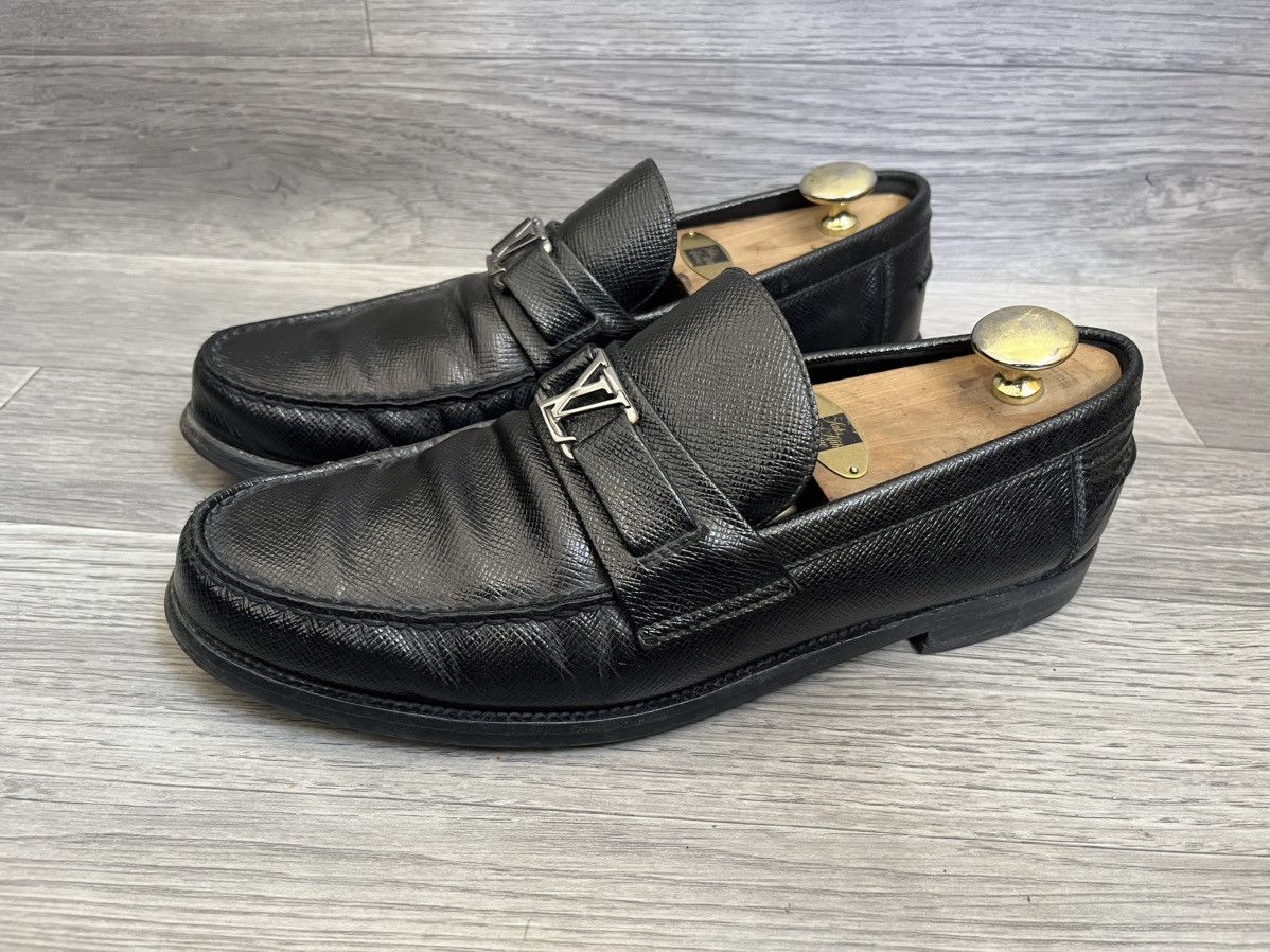 Louis Vuitton Louis Vuitton major black leather grained logo penny loafer Size US 9.5 / EU 42-43 - 4 Thumbnail