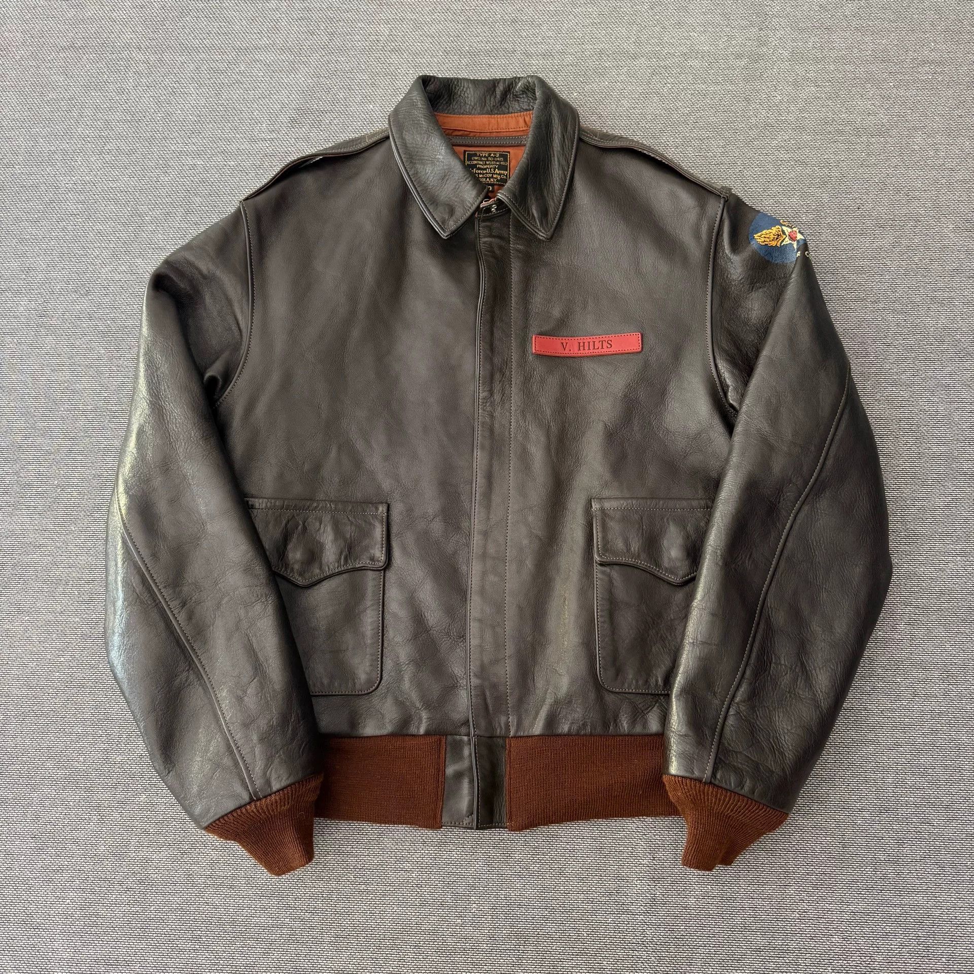 TOYS McCOY Toys McCoy A2 Flight Jacket in Brown Size US L / EU 52-54 / 3 - 1 Thumbnail