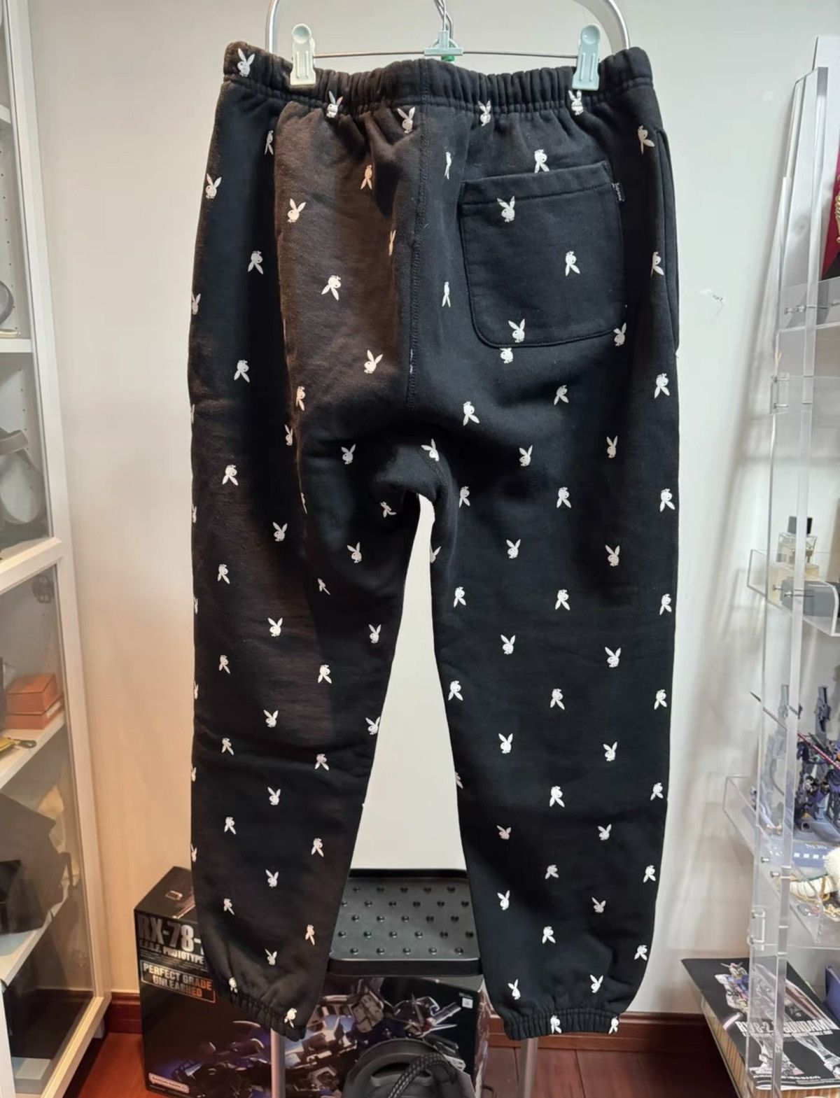 Playboy × Supreme Supreme 15fw playboy sweatpants jogger Size US 32 / EU 48 - 2 Thumbnail