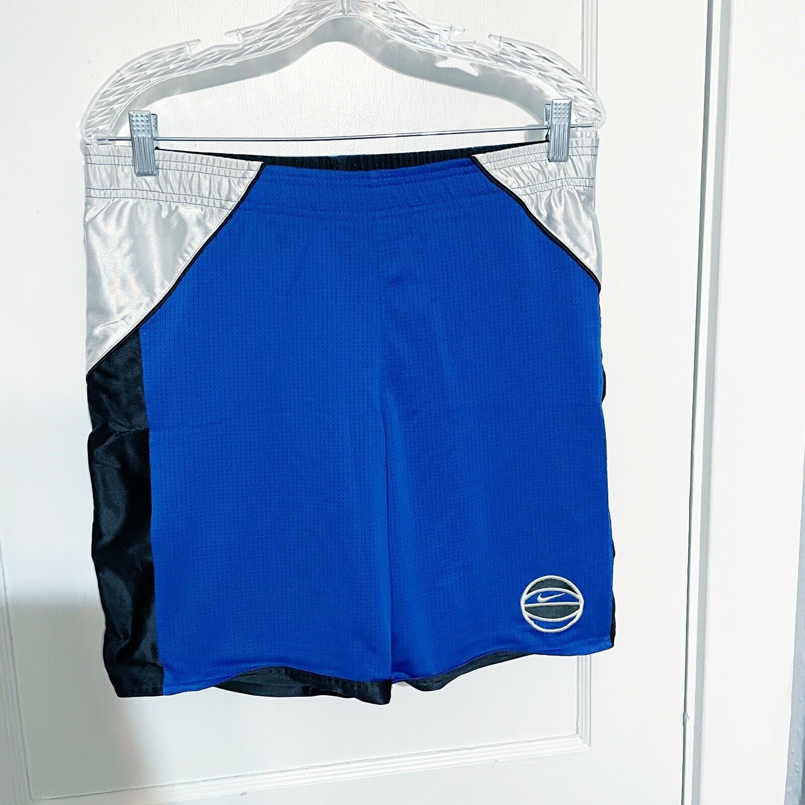 Nike Vintage Nike Basketball Reversible Shorts Size M Blue Black Size US 30 / EU 46 - 1 Thumbnail