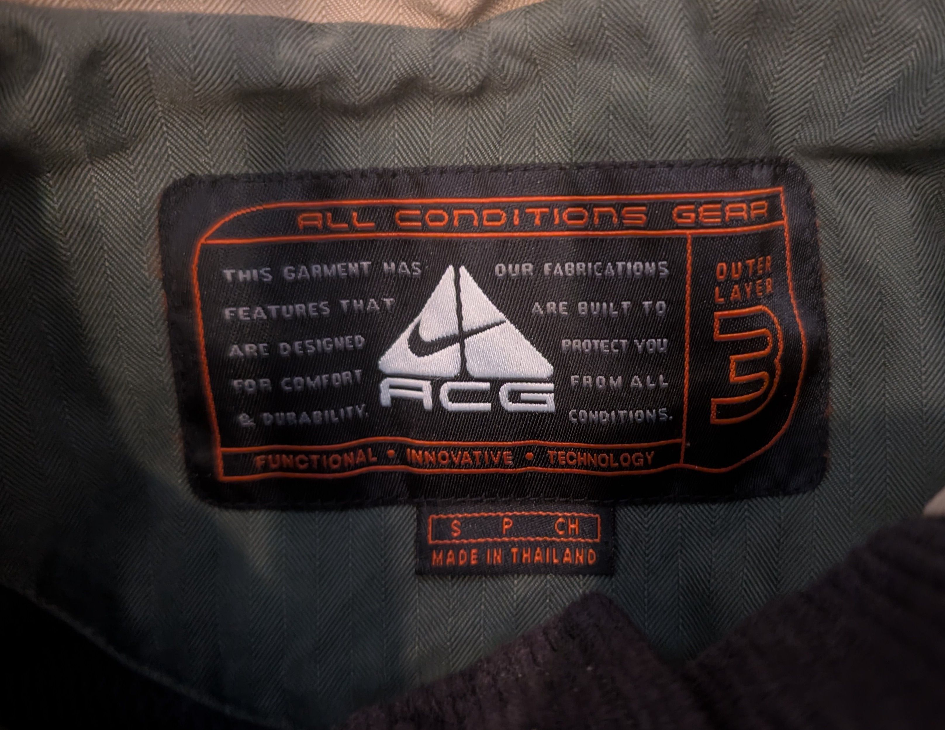 Nike ACG 3-Layer Removable Hood Jacket