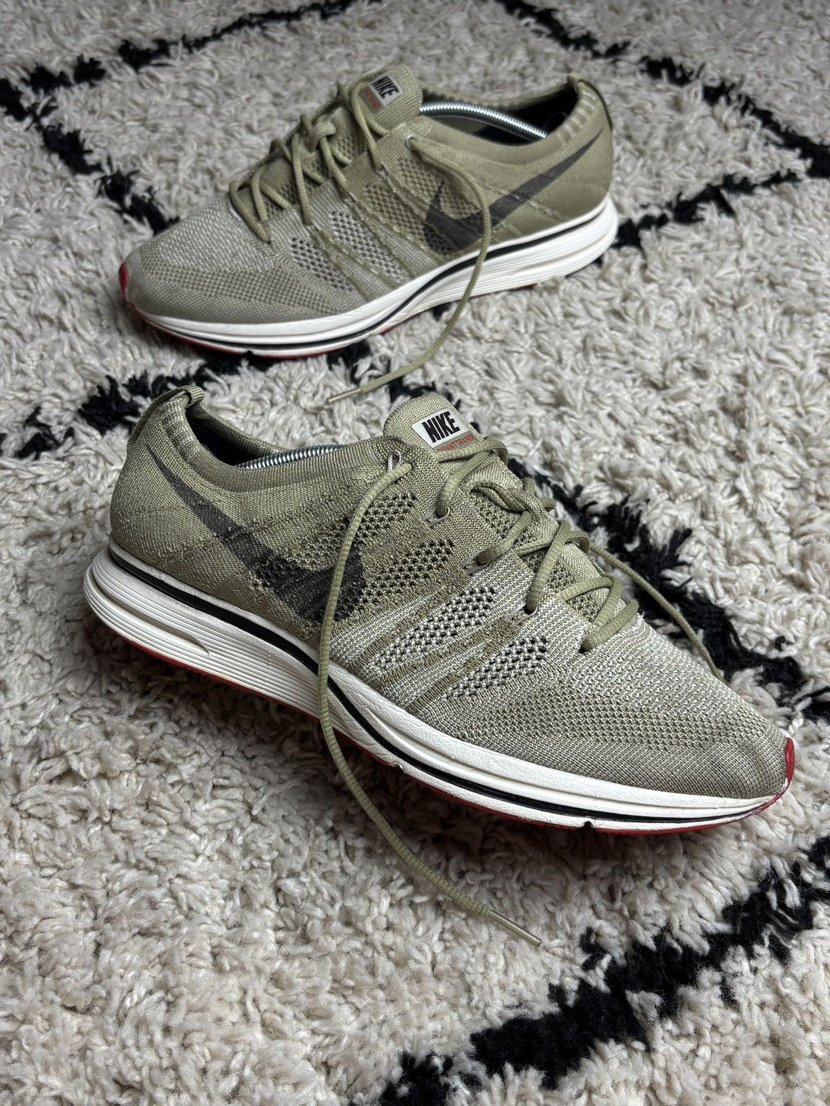 Nike Nike Flyknit Trainer Neutral Olive Low Sneakers Streetwear Size US 9.5 / EU 42-43 - 1 Thumbnail