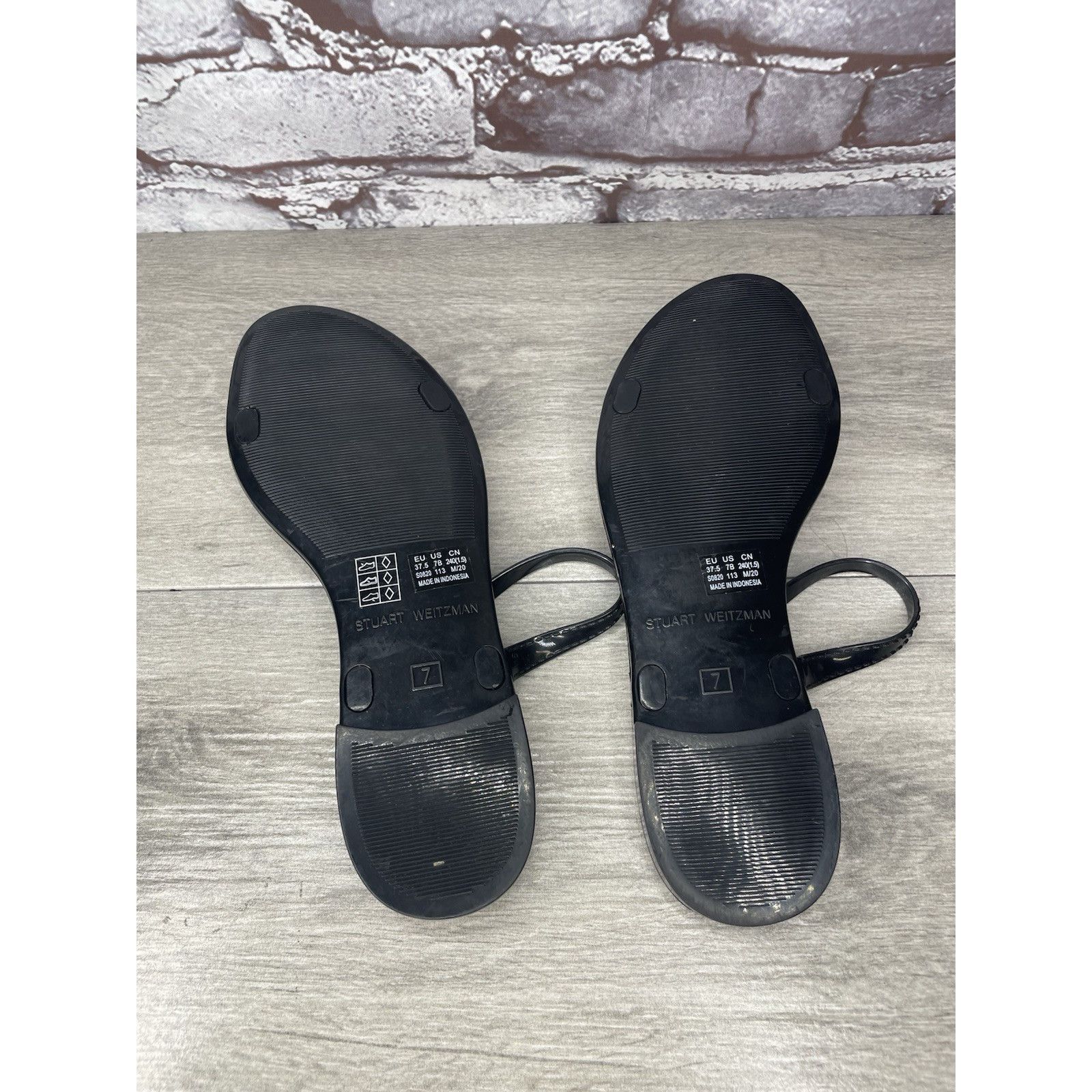 Stuart Weitzman Stuart Weitzman Black Sawyer Jelly Flats Slides Sandals Wome Size US 7 / IT 37 - 9 Thumbnail