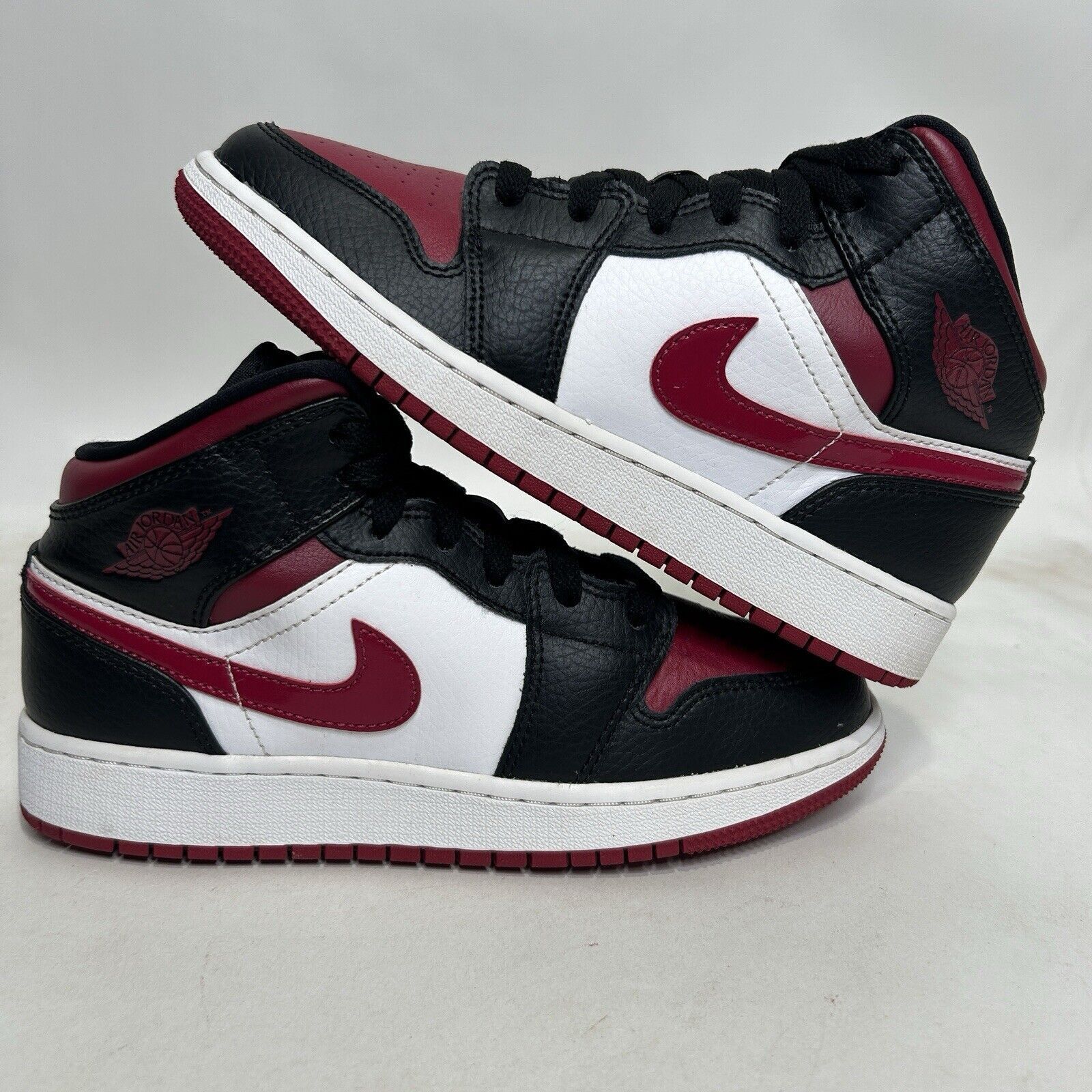 Jordan Brand Nike Shoes Air Jordan 1 Mid GS “Bred Toe/Noble Red” 2024 Size US 6.5 / IT 36.5 - 1 Thumbnail