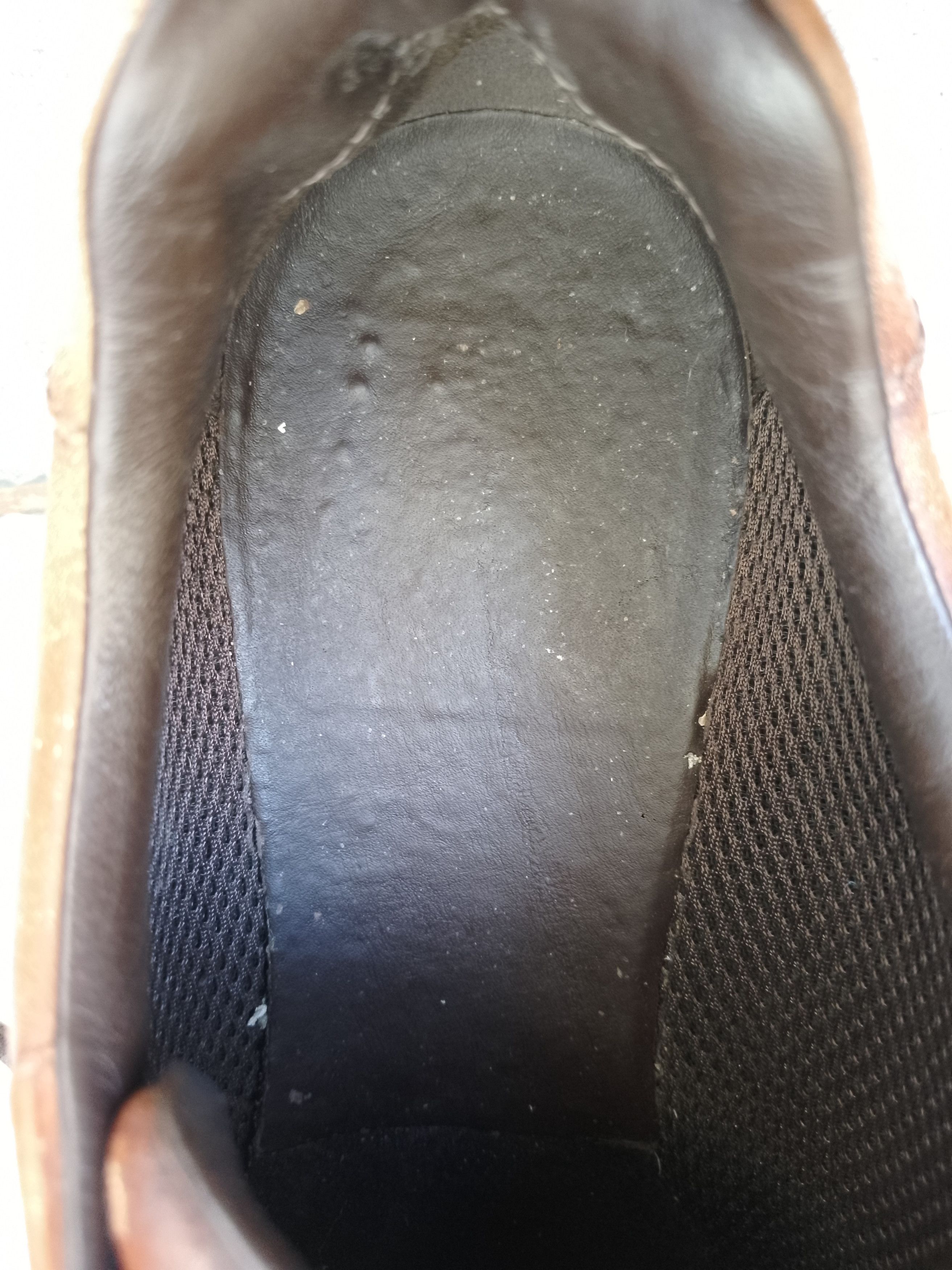 Louis Vuitton Run Away leather low trainers Size US 6 / EU 39 - 13 Thumbnail