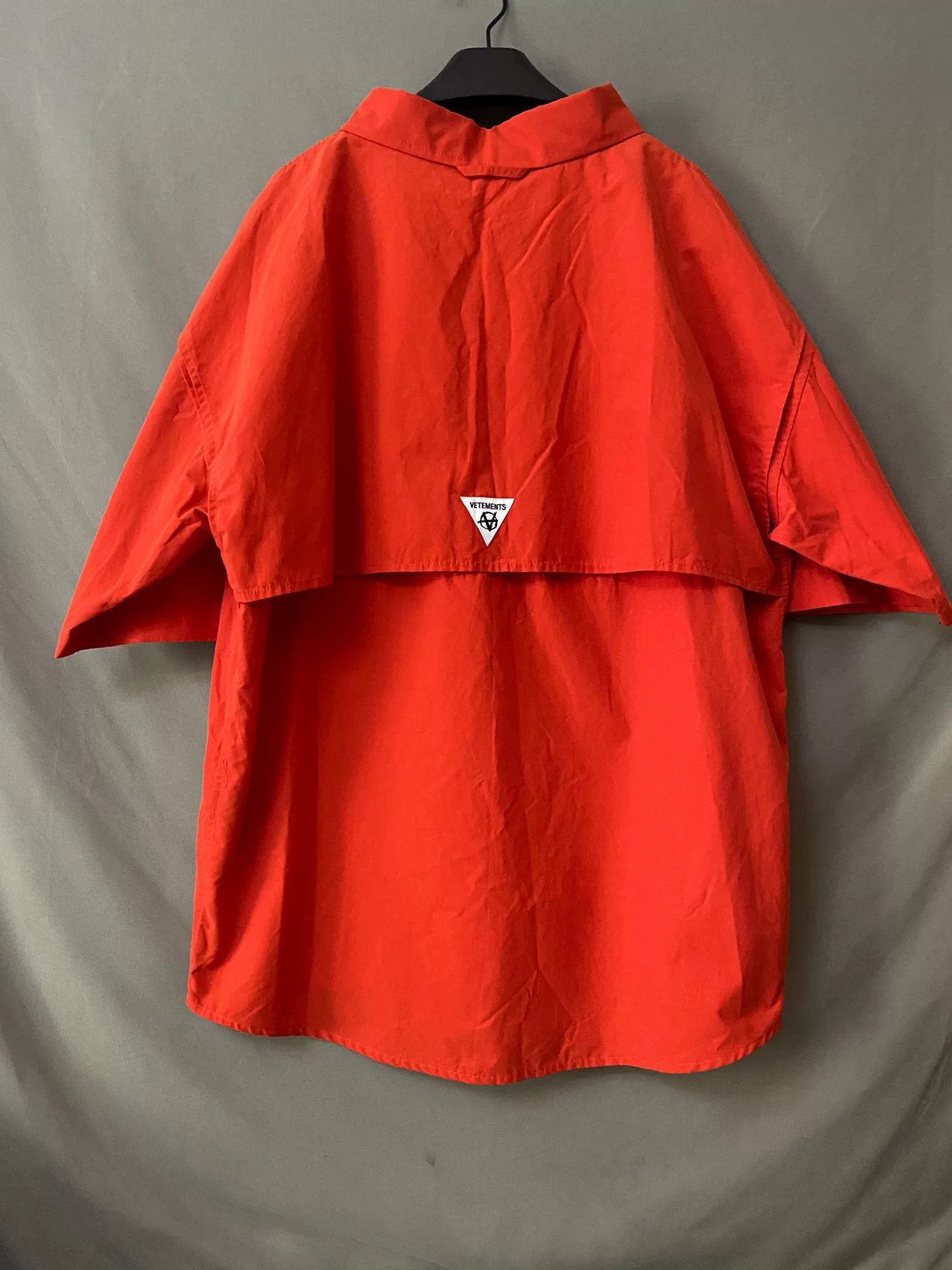 Vetements vetements red short sleeve shirt size m Size US M / EU 48-50 / 2 - 1 Thumbnail