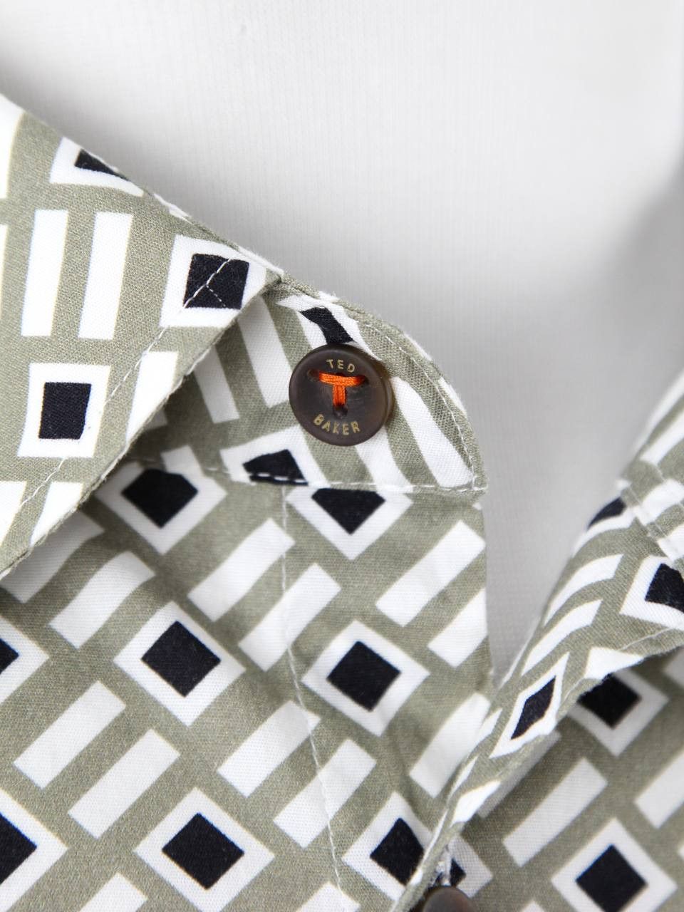 Ted Baker TED BAKER Printed short-sleeved shirt Size US XL / EU 56 / 4 - 5 Thumbnail
