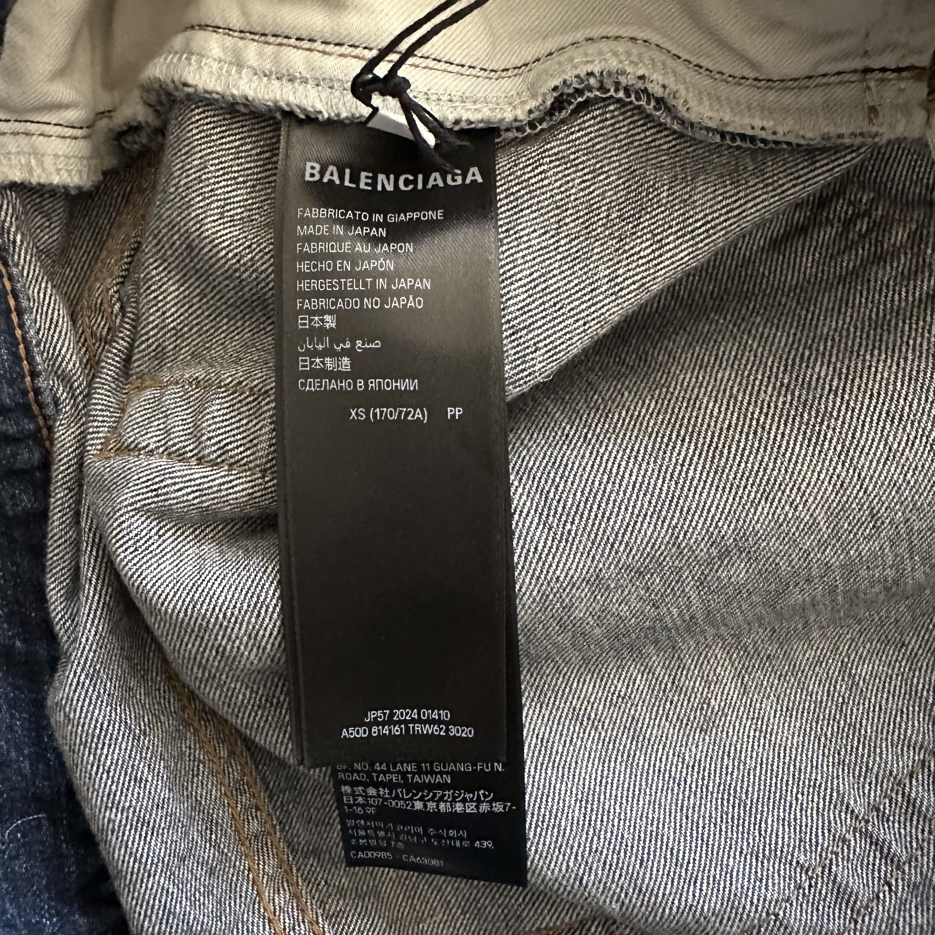 Balenciaga BALENCIAGA 'George V' BAGGY PANTS in Blue Denim Size XS Size US 32 / EU 48 - 14 Thumbnail