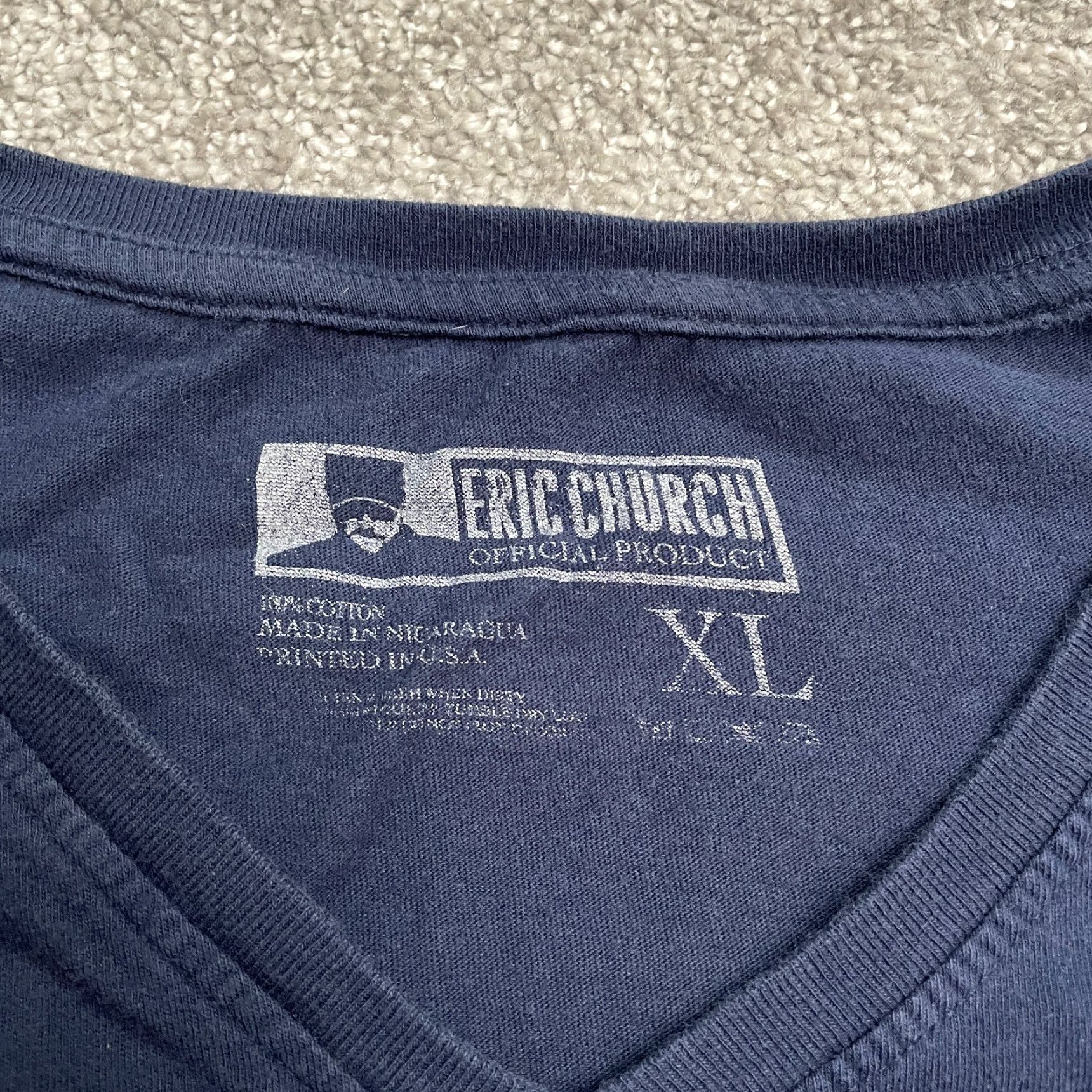 Vintage Eric Church Graphic T-Shirt Womens XL Navy Blue V-Neck Short Sleeve Band Tee Size XL / US 12-14 / IT 48-50 - 4 Thumbnail
