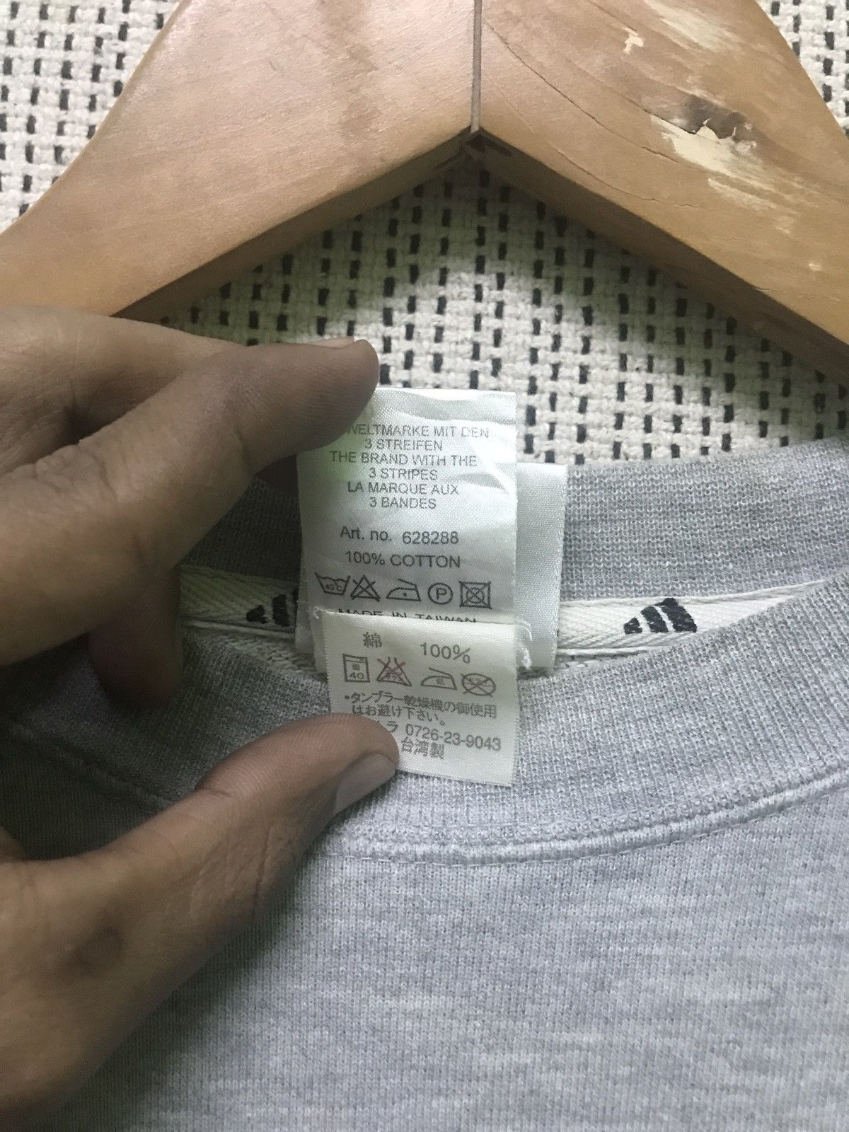 Adidas ‼️‼️ adidas big logo sweatshirt japanese Size US L / EU 52-54 / 3 - 6 Thumbnail