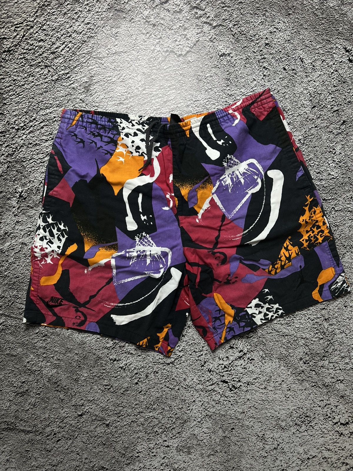 Jordan Brand VTG 90’s Nike air Jordan brand overprinted abstract shorts Size US 32 / EU 48 - 1 Thumbnail
