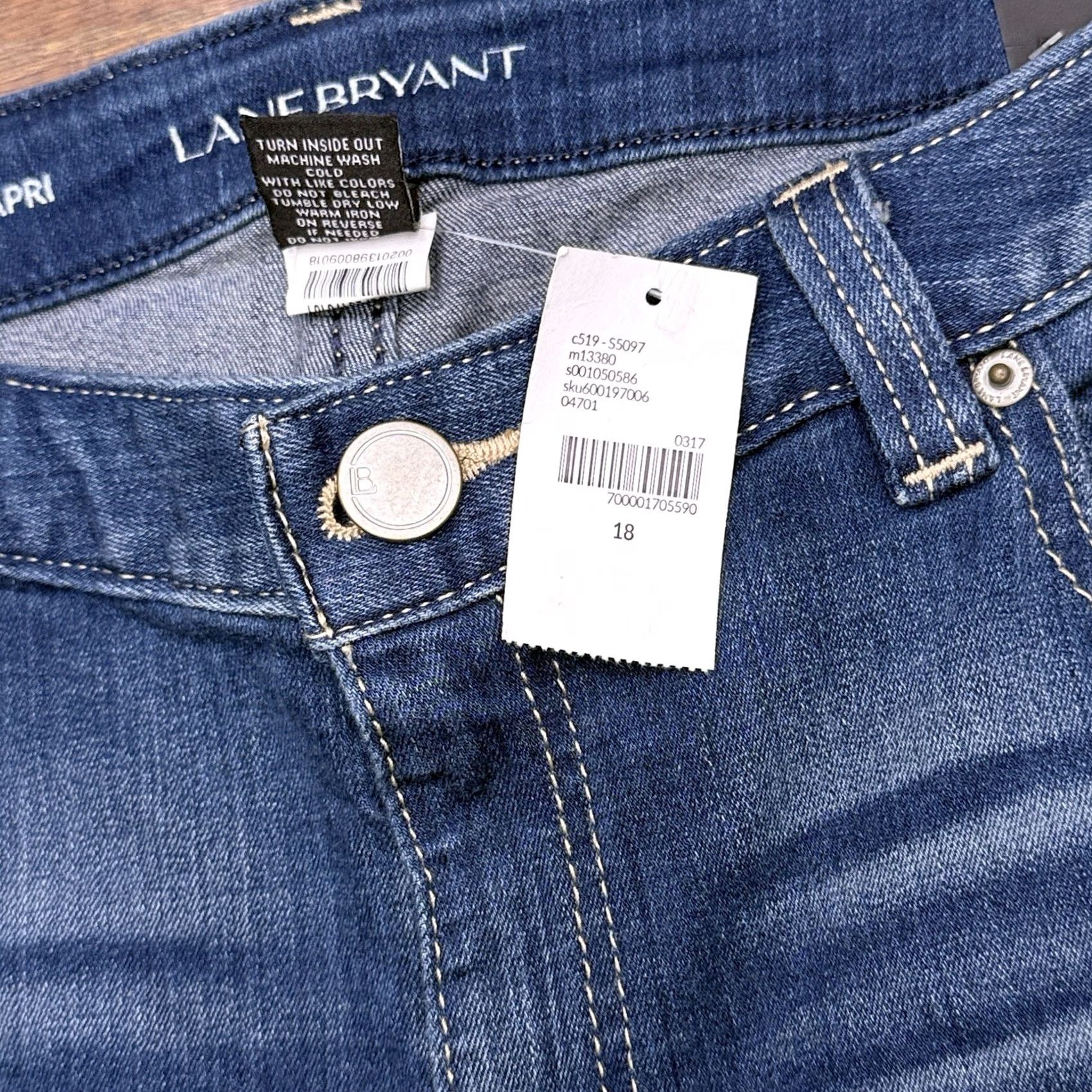 Vintage Lane Bryant Jeans Capri Womens 18 Mid Rise Stretch Distressed Denim Blue 5-Pocket City Regular Mens? Womens? Size 40" / US 18 - 6 Thumbnail