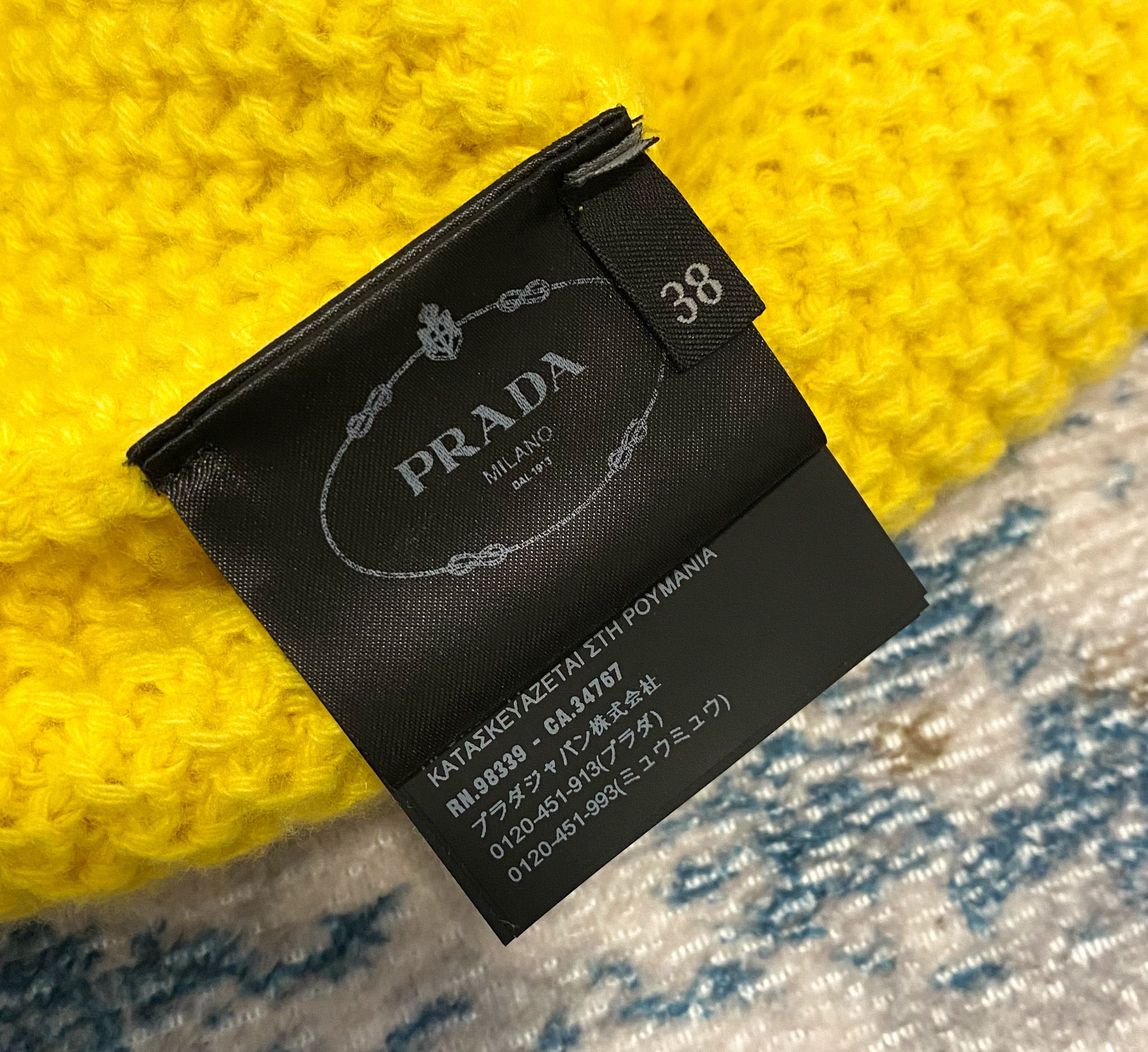 Prada Prada 70% Virgin Wool 30% Cashmere Crew Neck Knit Sweater Size XS / US 0-2 / IT 36-38 - 9 Thumbnail