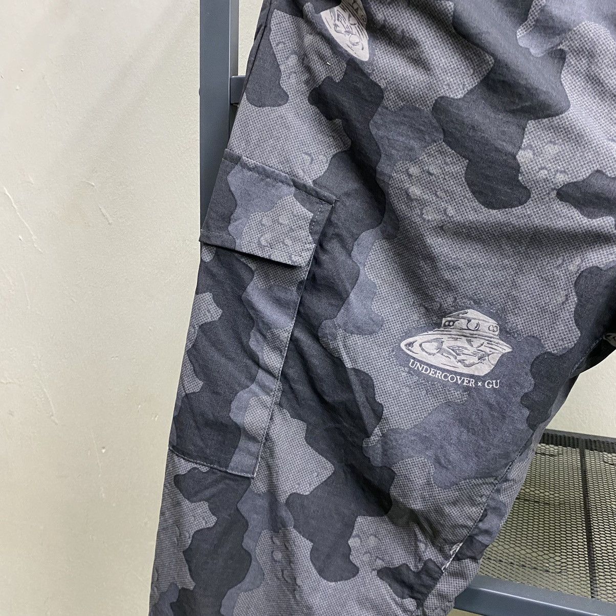 Jun Takahashi Undercover X GU Military UFO Camouflage Cargo Pants Size US 29 - 7 Thumbnail