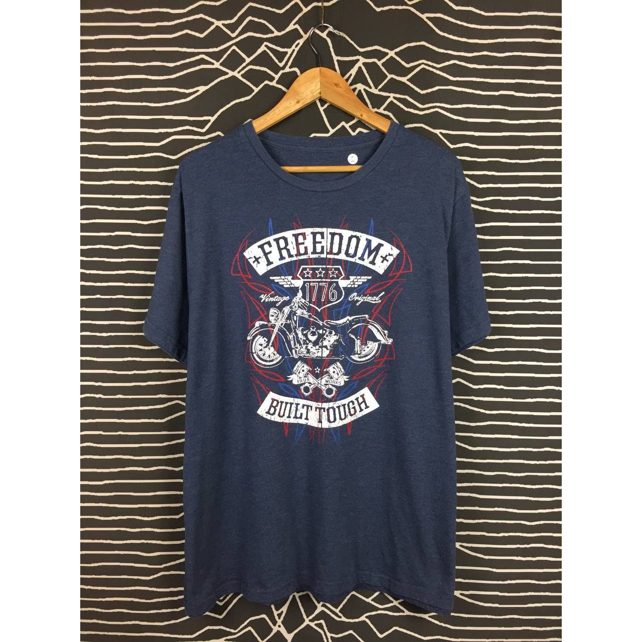Vintage Americana Freedom Built Tough Classic Motorcycle Graphic Tee Size US XXL / EU 58 / 5 - 1 Thumbnail