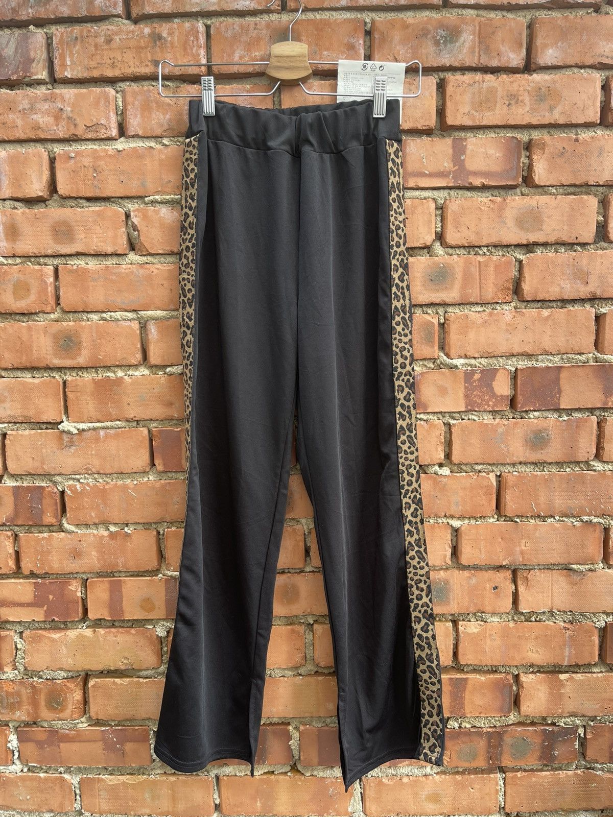 Japanese Brand ANAP Legging with leopard stripes