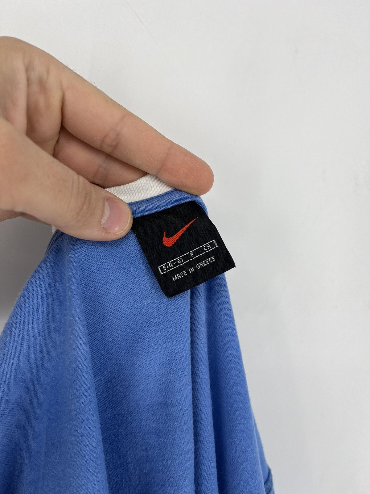 Nike × Vintage Vintage 90s Nike Big Logo Faded T-shirt Streetwear Style Size S / US 4 / IT 40 - 7 Thumbnail
