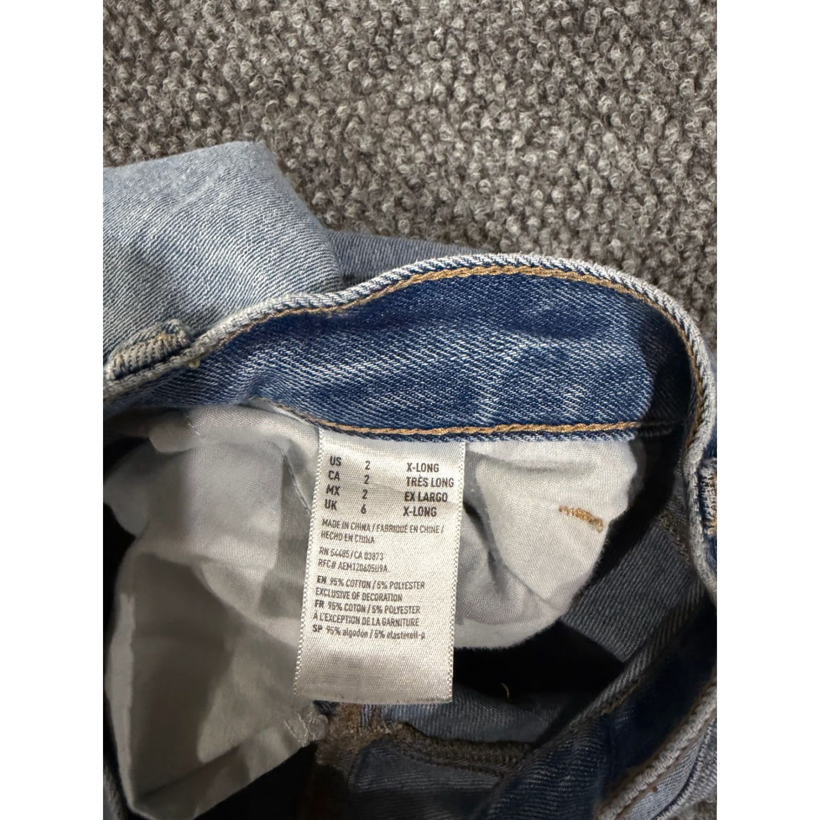American Eagle Outfitters American Eagle Outfitters Jeans Womens 2 x-long Mom Jean Distressed Denim Pants Blue 5-Pocket High Rise Slim Stretch Inseam 31 Size 26" / US 2 / IT 38 - 7 Thumbnail