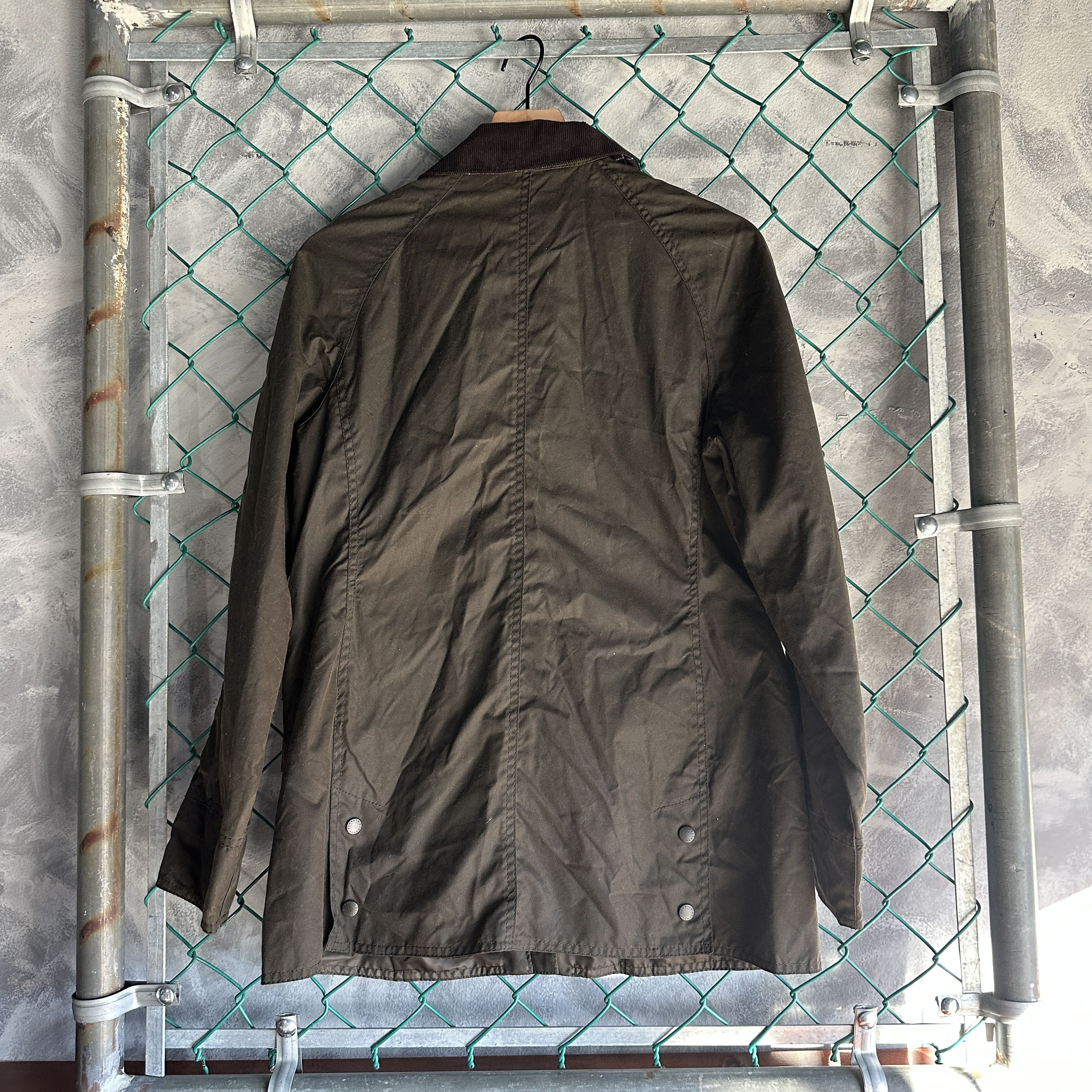 Barbour Barbour Beadnell Wax Jacket Womens Succession Waystar Royco Size M / US 6-8 / IT 42-44 - 5 Thumbnail