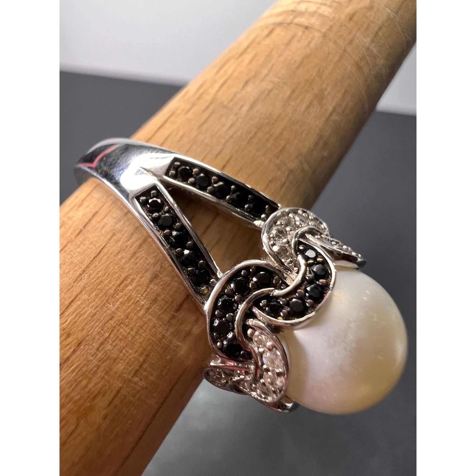 Other White cultured pearl and multi gem 925 ring size 9 *NEW* Size ONE SIZE - 11 Thumbnail