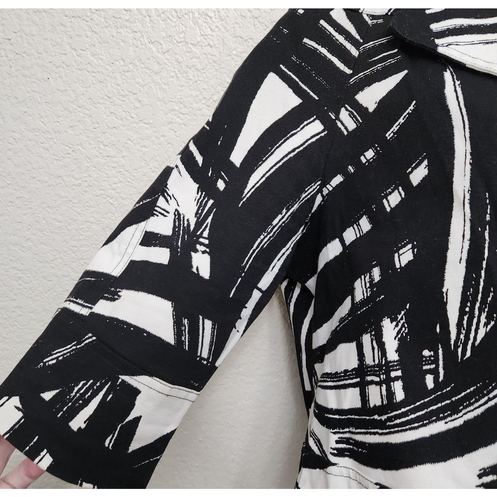 Other Black White Abstract Print 3 Button Cropped Blazer Large/XL Size L / US 10 / IT 46 - 2 Thumbnail