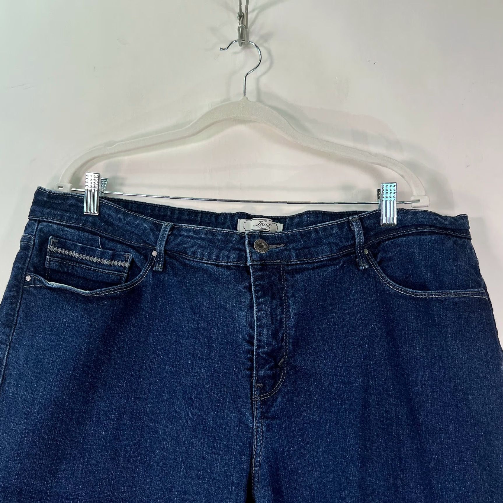 Levi's Levi's Womens Capri Jeans Flat Front Straight Leg 24 Blue Denim Slim Stretch Capri 24 Women's Jeans Update - Vintage? No Size 42" / US 20 - 3 Thumbnail