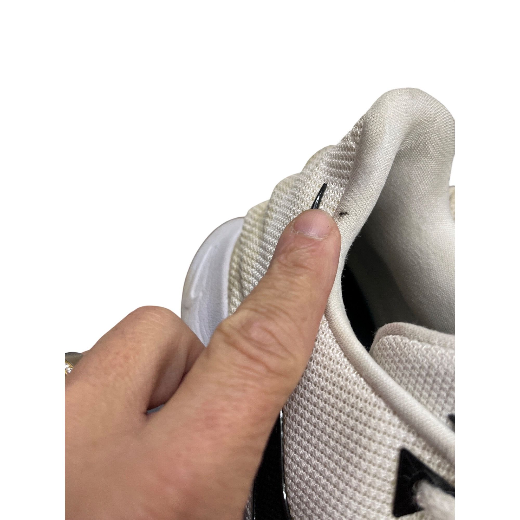 Nike Nike Kyrie 4 mens low white black gum sneakers shoes sz 12 S Size US 12 / EU 45 - 14 Thumbnail