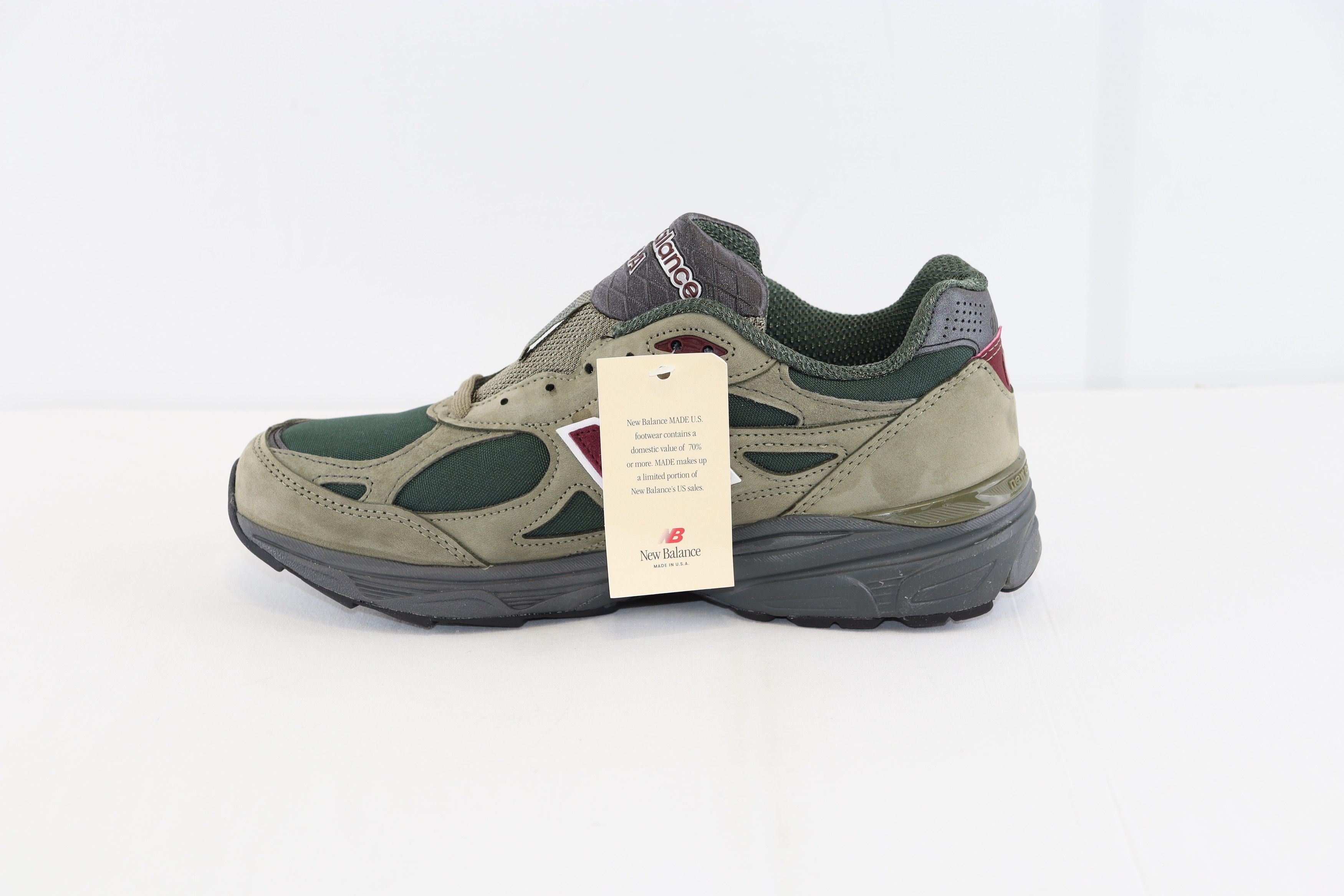 New Balance o1rshd1 990 V3 sneakers in Green/Purple Size US 10 / EU 43 - 2 Thumbnail