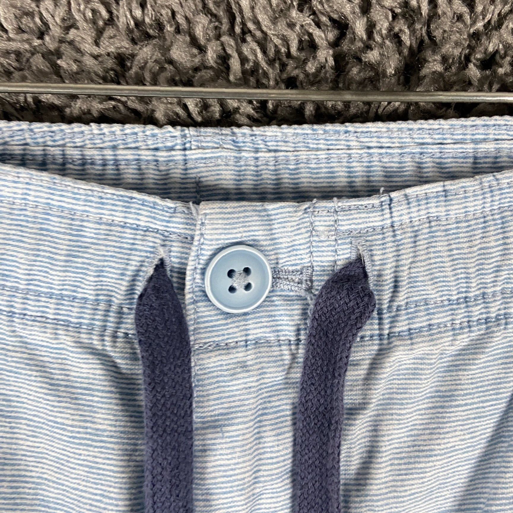 Izod IZOD Saltwater Striped Shorts Men 32 Blue Chino Regular Mens Size US 32 / EU 48 - 4 Thumbnail