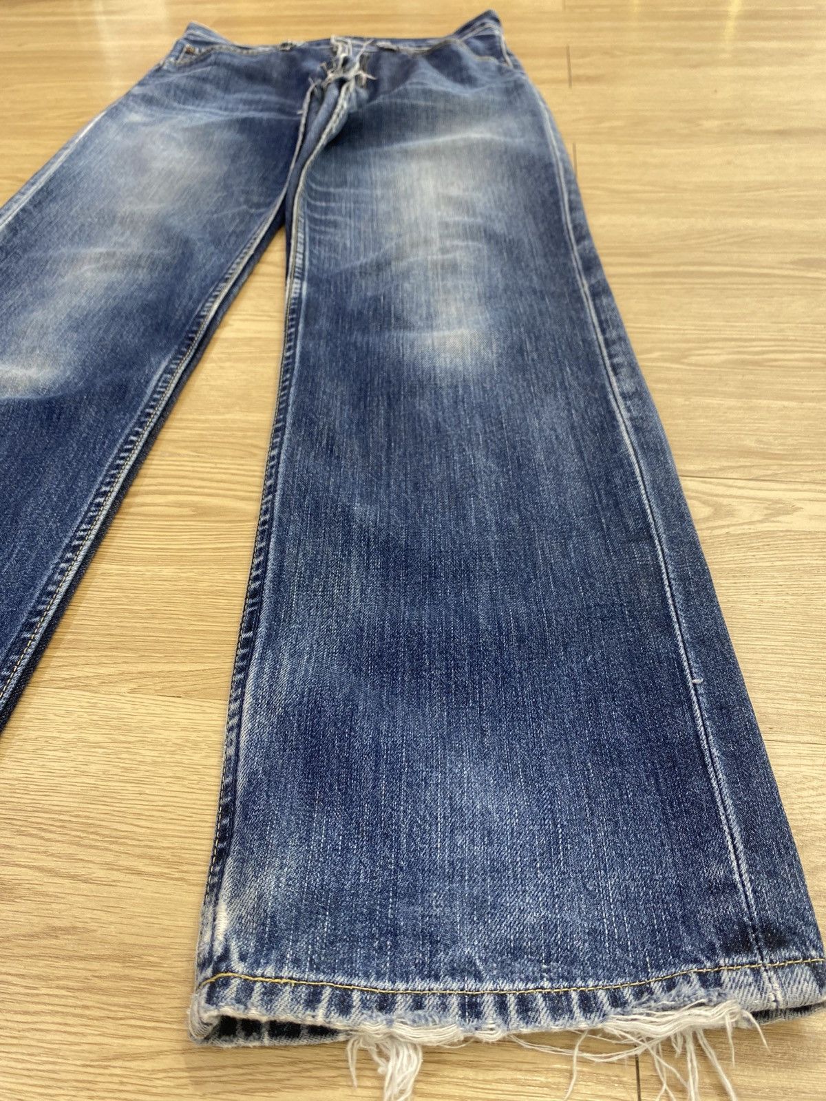Levi's Levi’s Blue Wash Style Hairy Leg Jeans Size US 29 - 8 Thumbnail