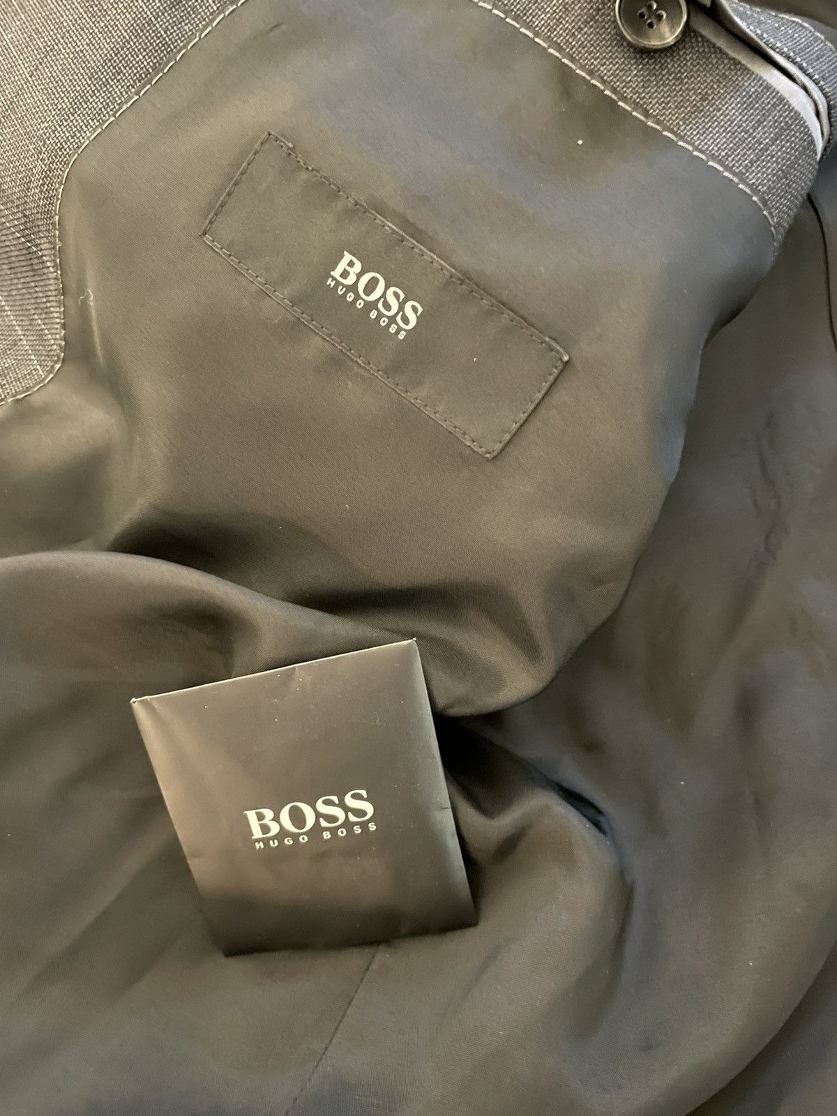 Hugo Boss Huge3/Genius2 Wool and Silk Finely Textured Fleck Suit Size 46R - 9 Thumbnail